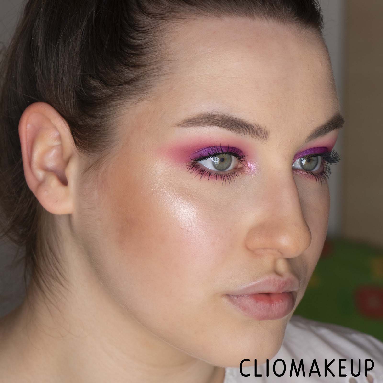 cliomakeup-recensione-illuminante-i-love-revolution-tasty-fruit-highlighter-11