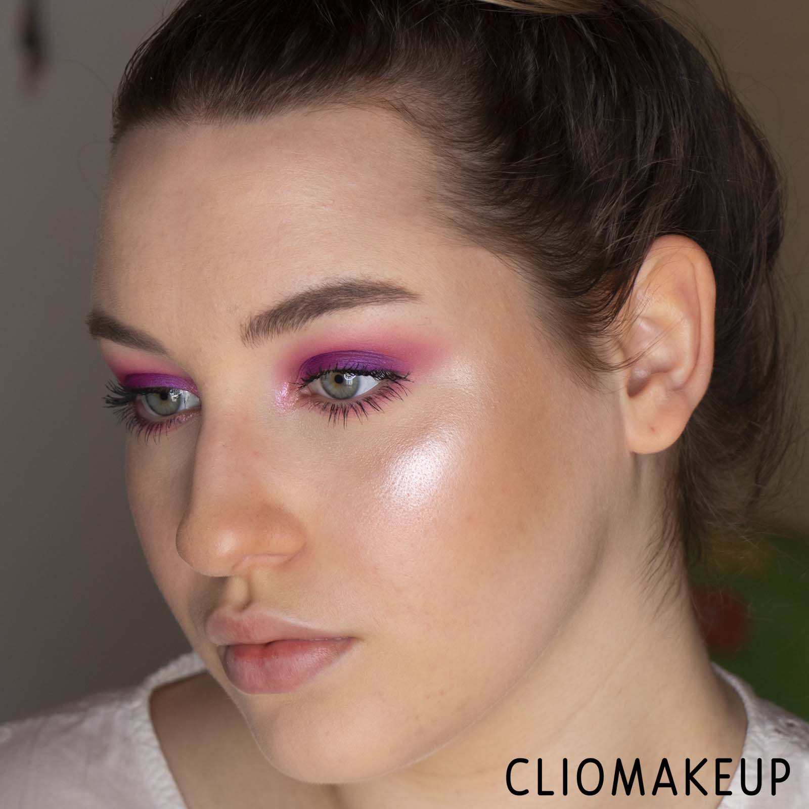 cliomakeup-recensione-illuminante-i-love-revolution-tasty-fruit-highlighter-13