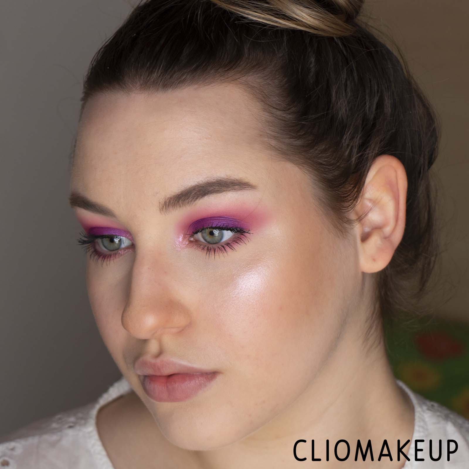 cliomakeup-recensione-illuminante-i-love-revolution-tasty-fruit-highlighter-9