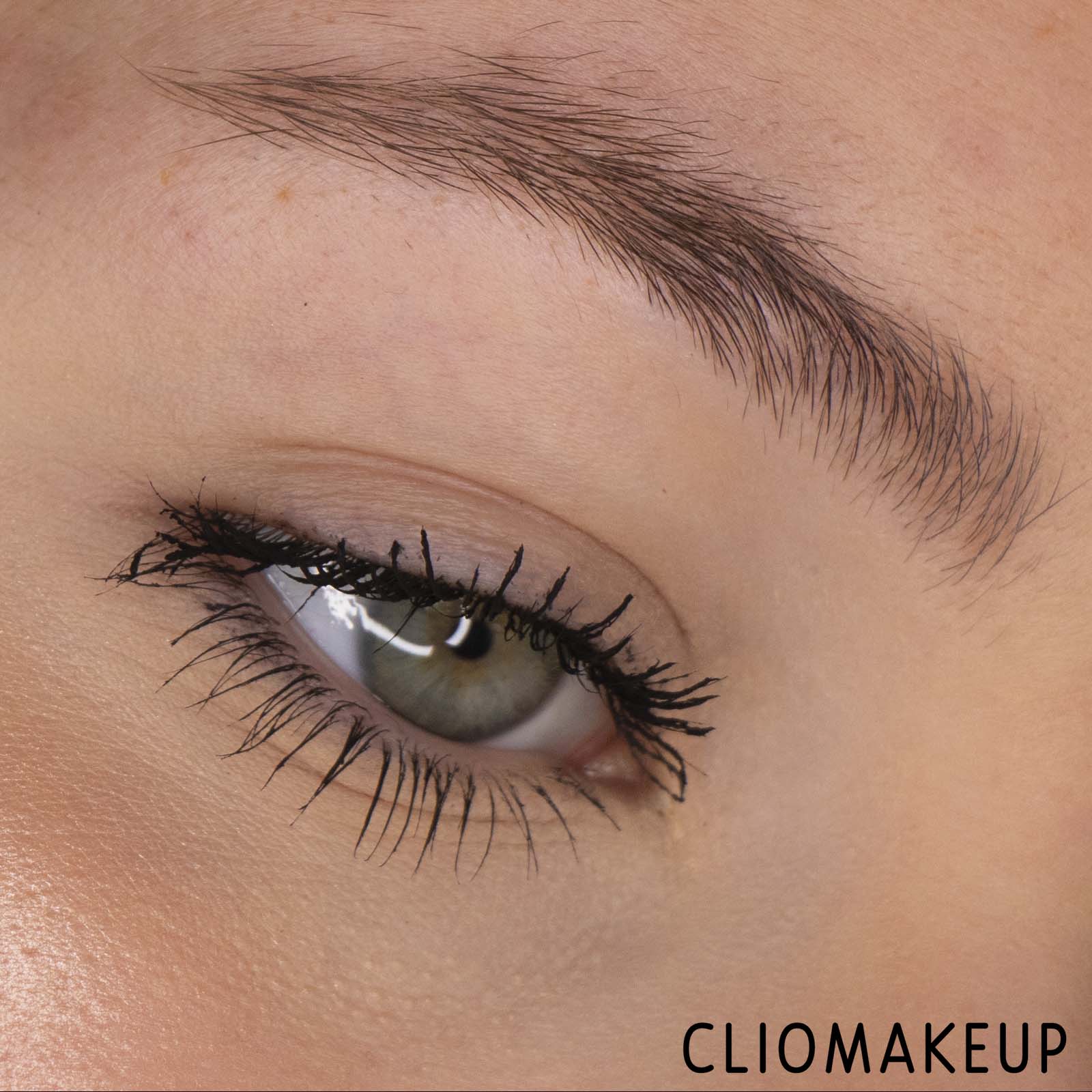 cliomakeup-recensione-pomata-sopracciglia-NYX-tame-e-frame-tinted-brow-pomade-11