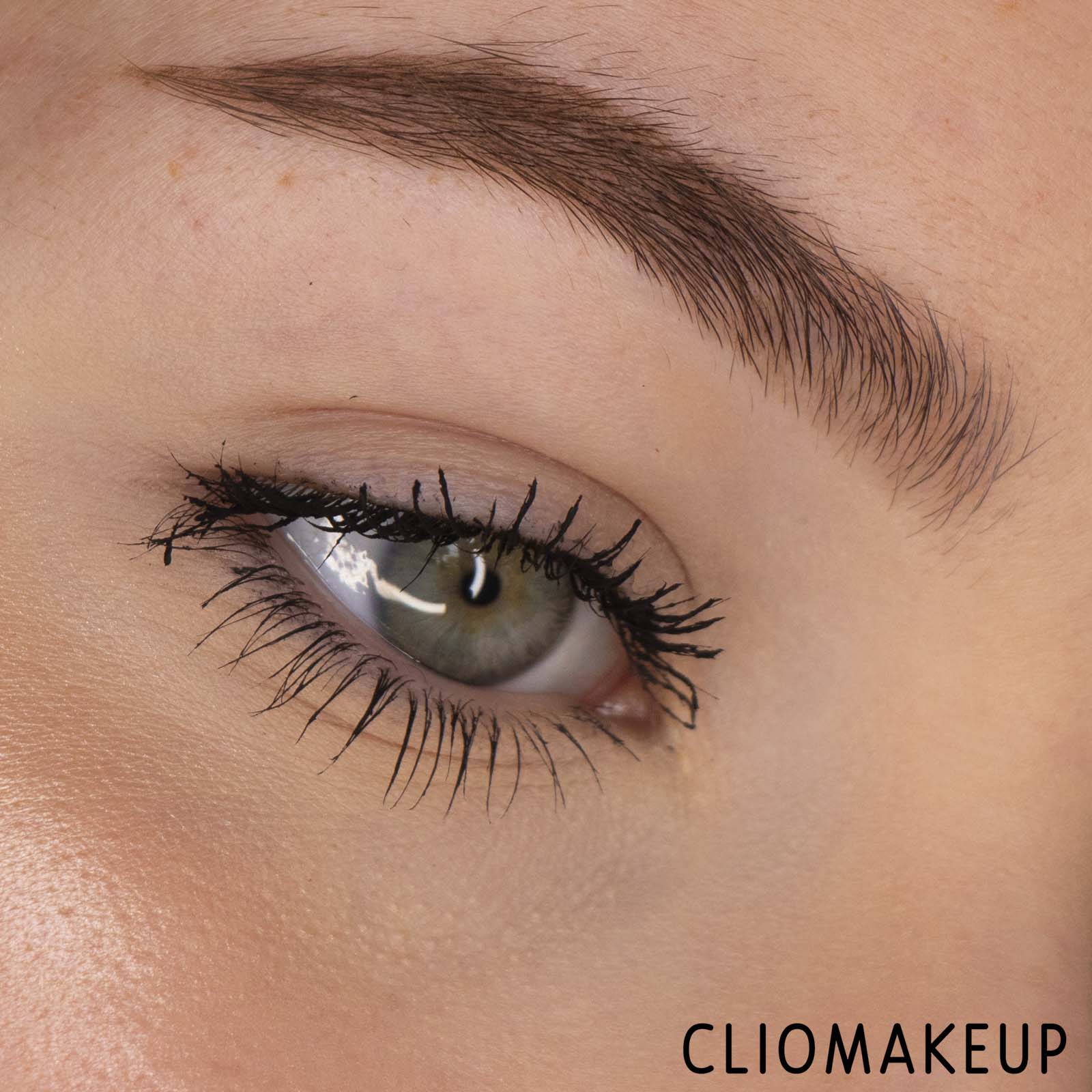 cliomakeup-recensione-pomata-sopracciglia-NYX-tame-e-frame-tinted-brow-pomade-13