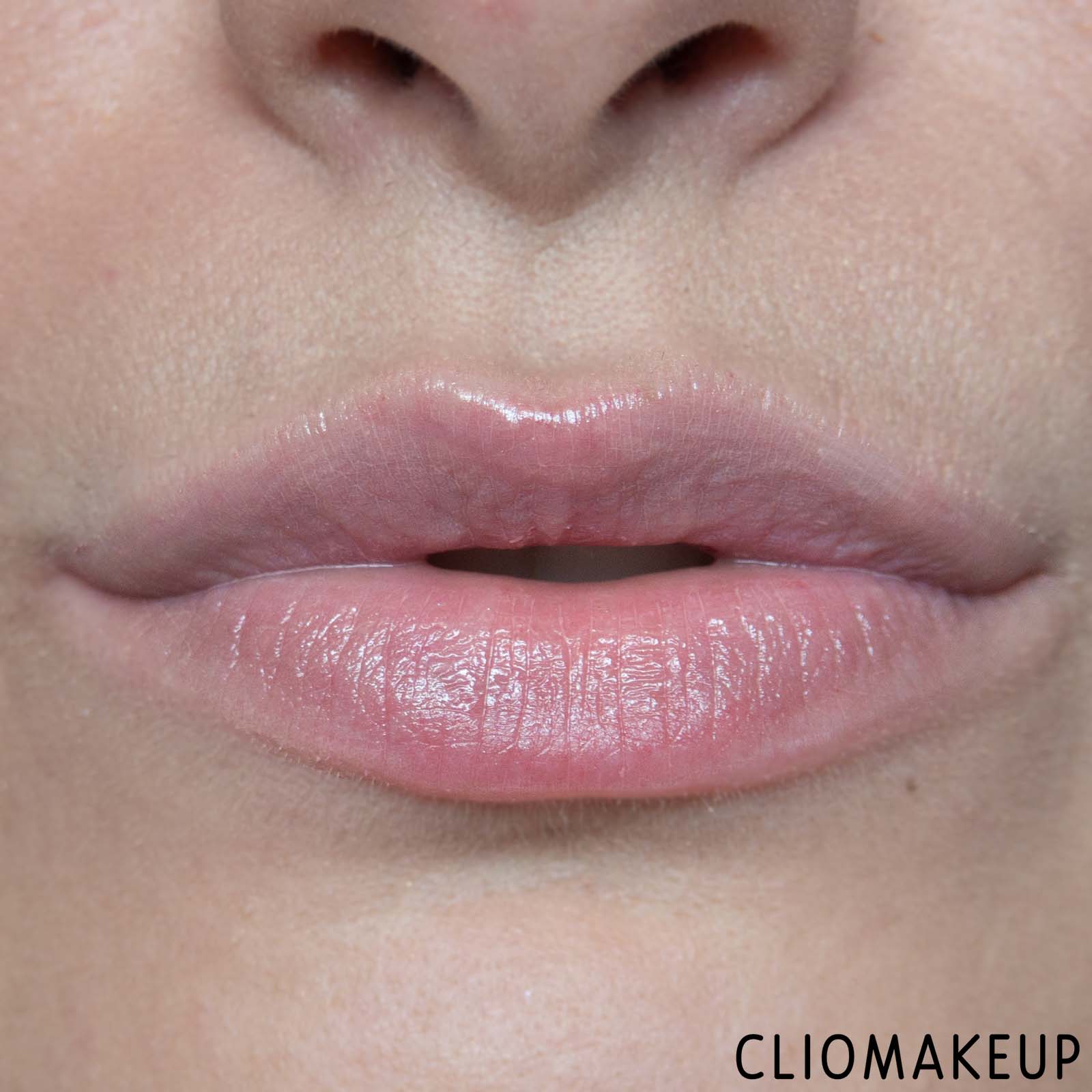 cliomakeup-recensione-balsamo-labbra-essence-high-beauty-caring-lip-balm-10