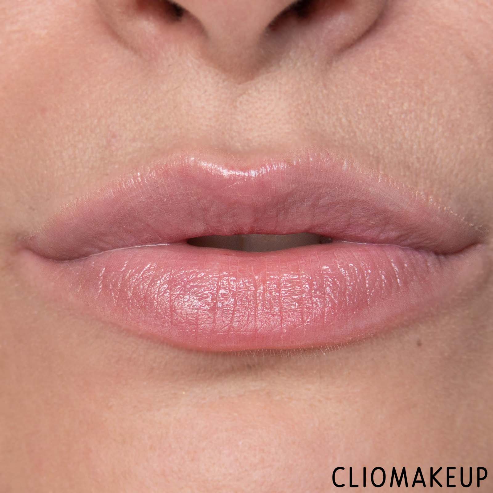 cliomakeup-recensione-balsamo-labbra-essence-high-beauty-caring-lip-balm-11