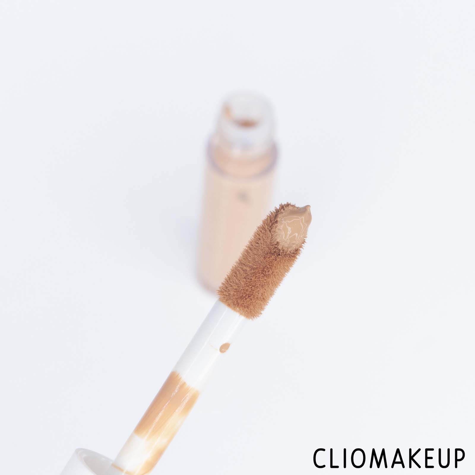 cliomakeup-recensione-correttore-elf-hydrating-camo-concealer-satin-finish-5