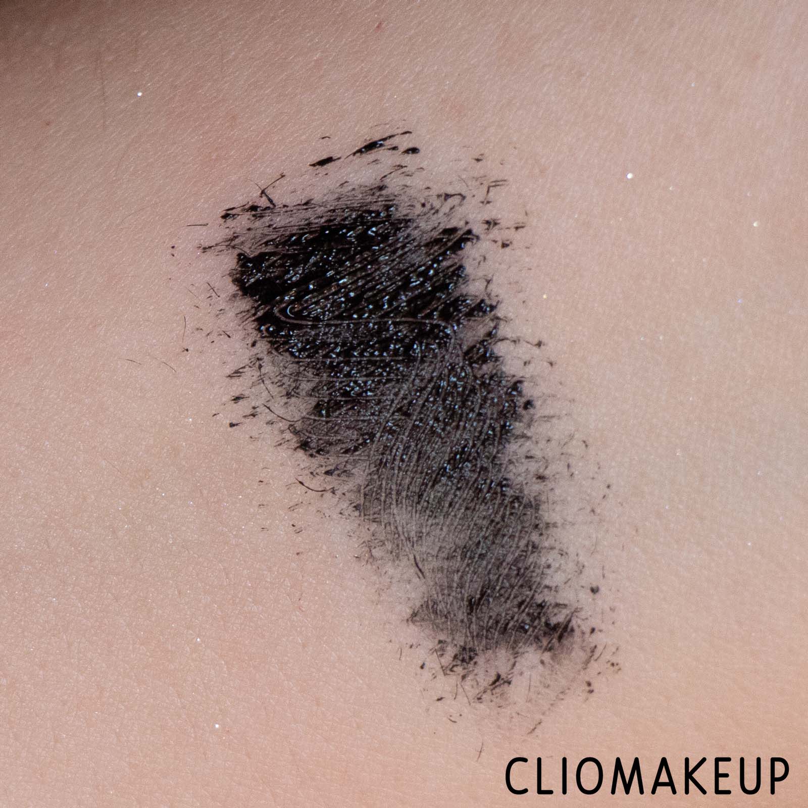 cliomakeup-recensione-mascara-catrice-glam-e-doll-volume-mascara-waterproof-6