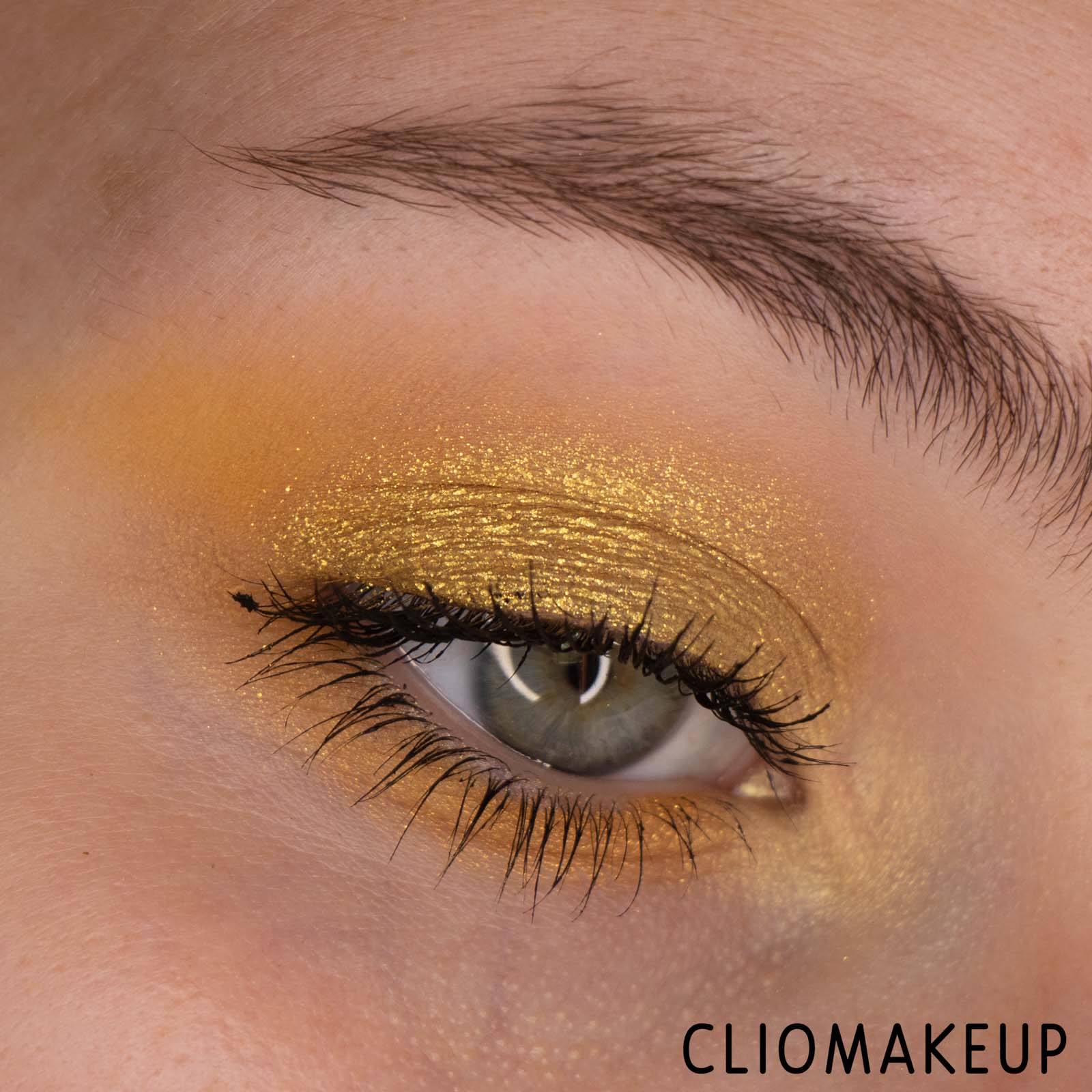 cliomakeup-recensione-Palette-Essence-Wanna-Bee-My-Honey-eyeshadow-e-highlighter-palette-13