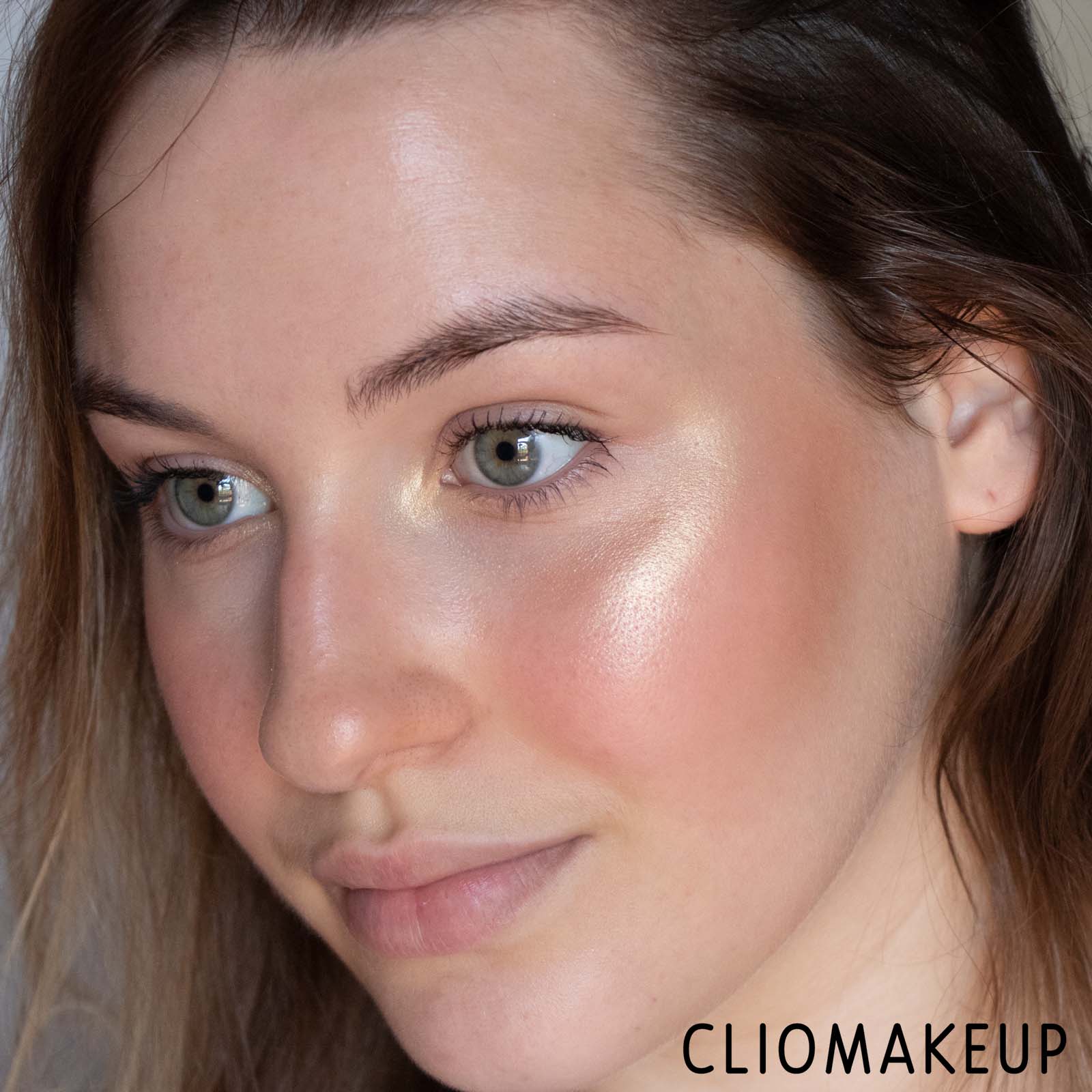 cliomakeup-recensione-Palette-Essence-Wanna-Bee-My-Honey-eyeshadow-e-highlighter-palette-14