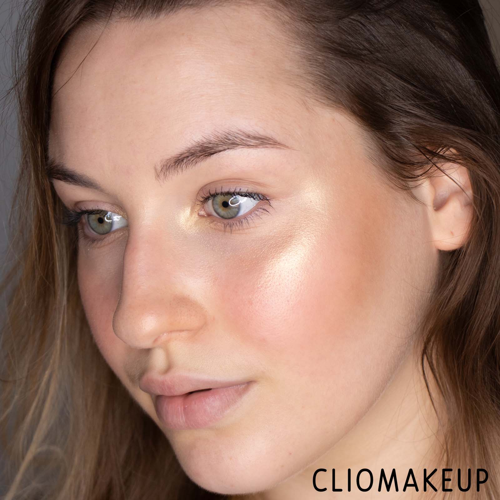 cliomakeup-recensione-Palette-Essence-Wanna-Bee-My-Honey-eyeshadow-e-highlighter-palette-15