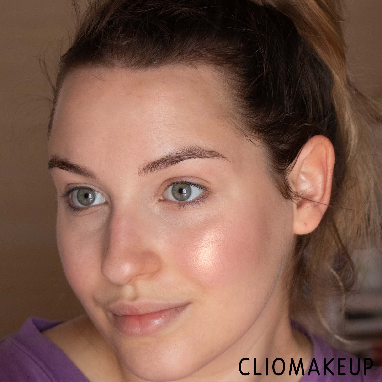 cliomakeup-recensione-blush-pupa-extreme-blush-glow-blush-compatto-effetto-illuminante-12