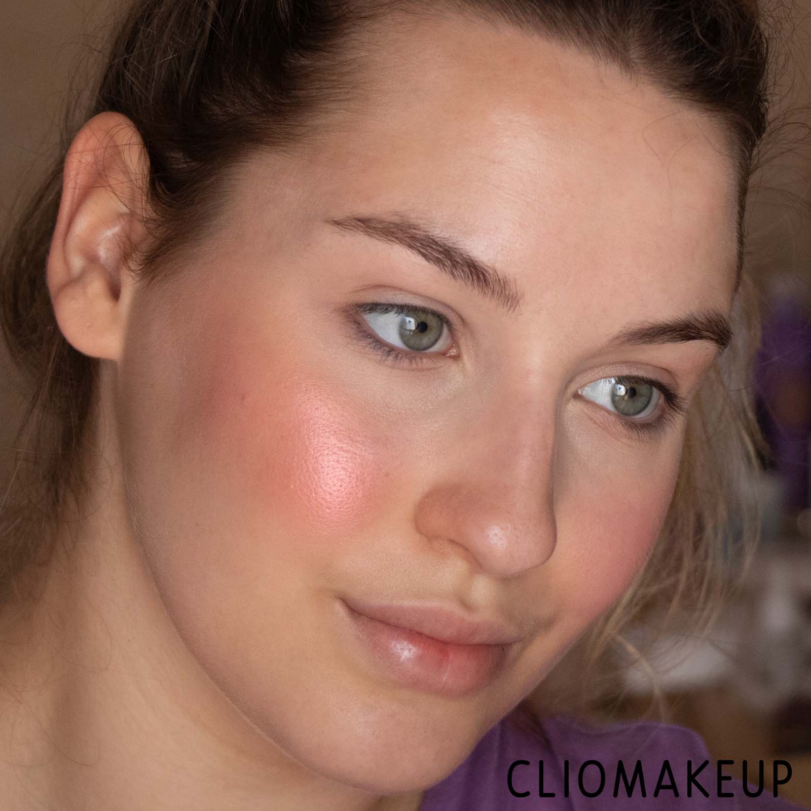 cliomakeup-recensione-blush-pupa-extreme-blush-glow-blush-compatto-effetto-illuminante-14