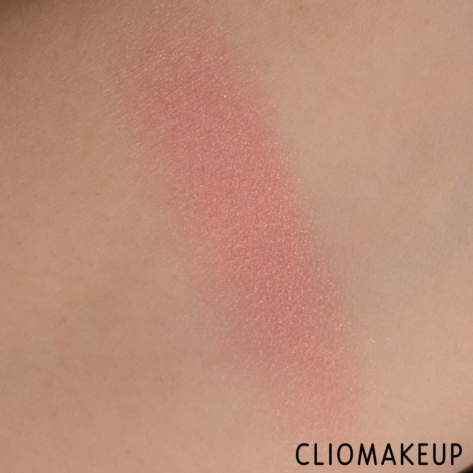 cliomakeup-recensione-blush-pupa-extreme-blush-glow-blush-compatto-effetto-illuminante-7