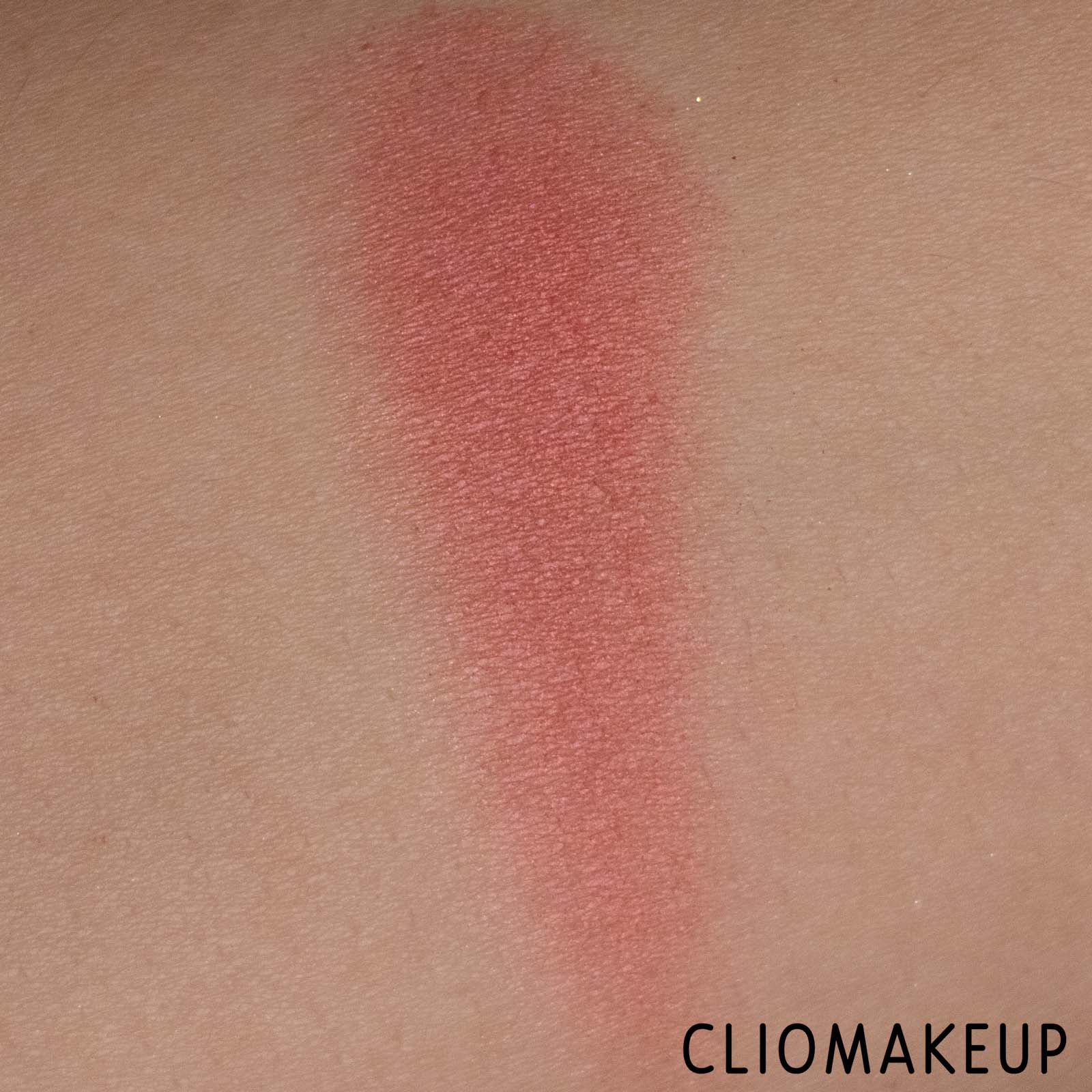 cliomakeup-recensione-blush-pupa-extreme-blush-glow-blush-compatto-effetto-illuminante-8