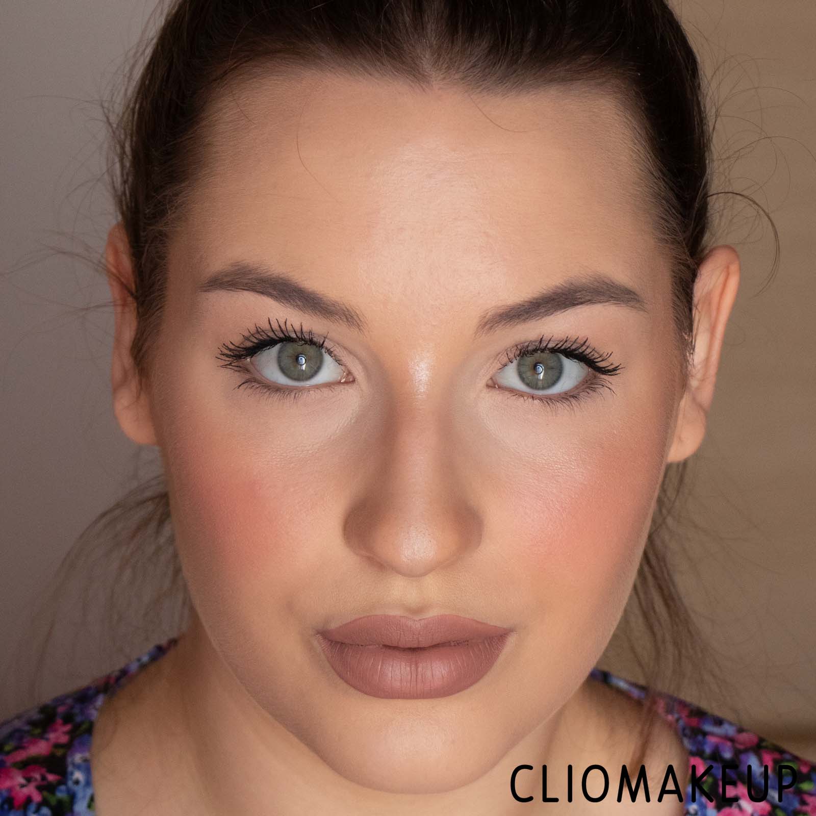 cliomakeup-recensione-illuminante-marc-jacobs-glow-away-dewy-coconut-face-luminizer-16