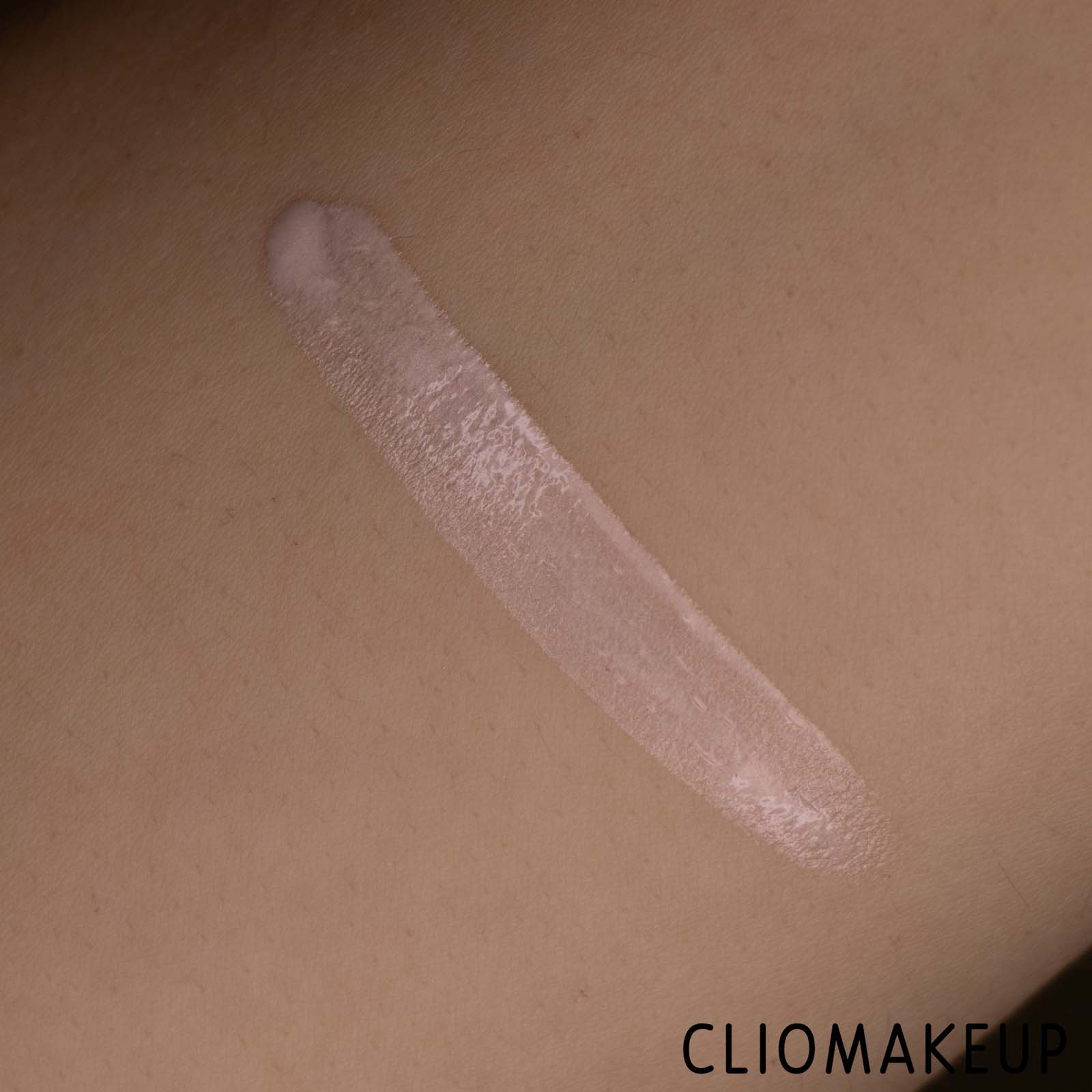 cliomakeup-recensione-illuminante-marc-jacobs-glow-away-dewy-coconut-face-luminizer-7