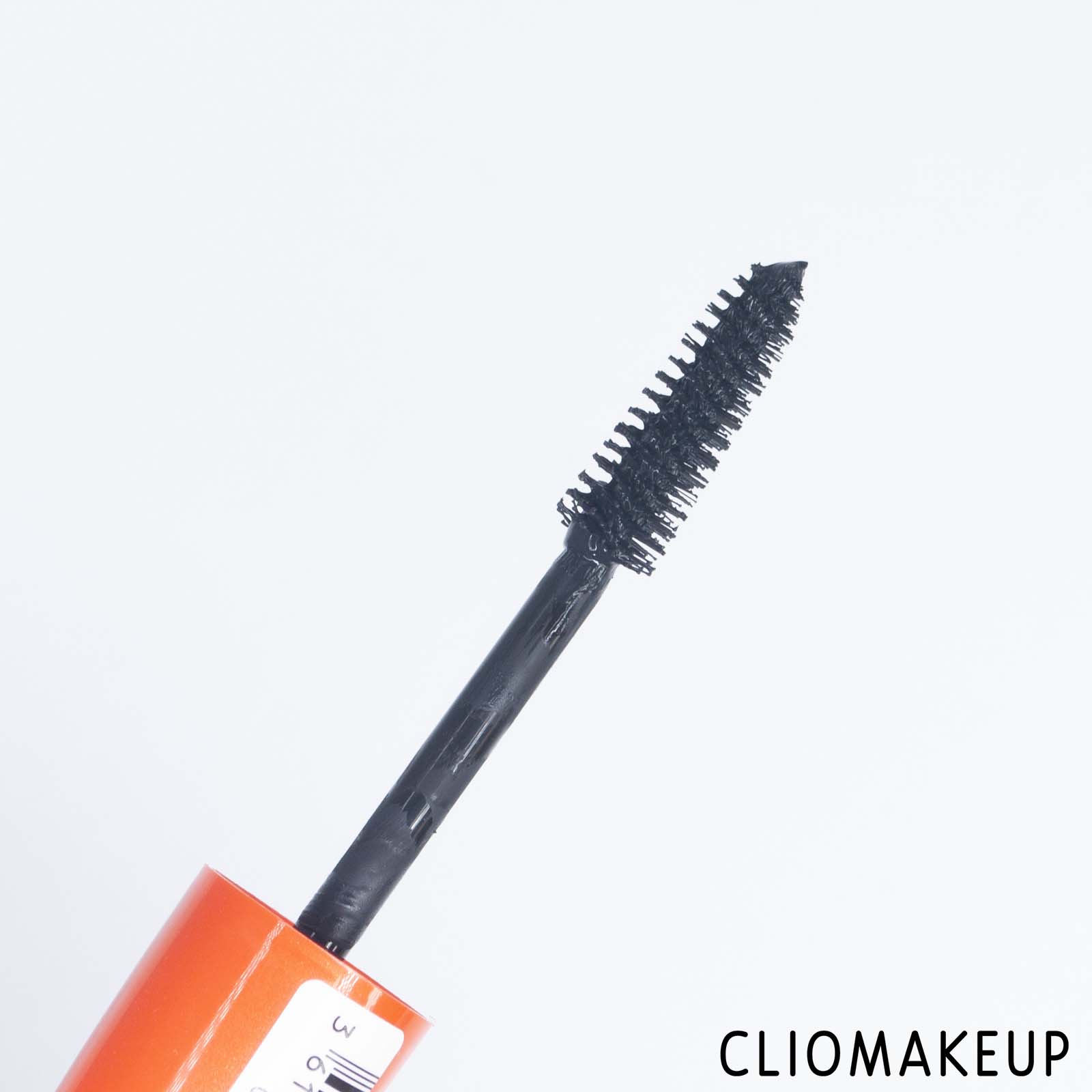 cliomakeup-recensione-mascara-rimmel-scandaleyes-reloaded-mascara-5