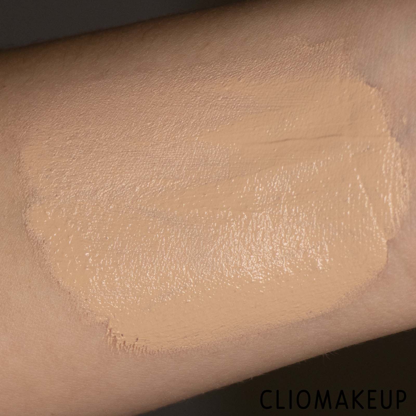 cliomakeup-recensione-fondotinta-catrice-all-matt-plus-shine-control-makeup-9