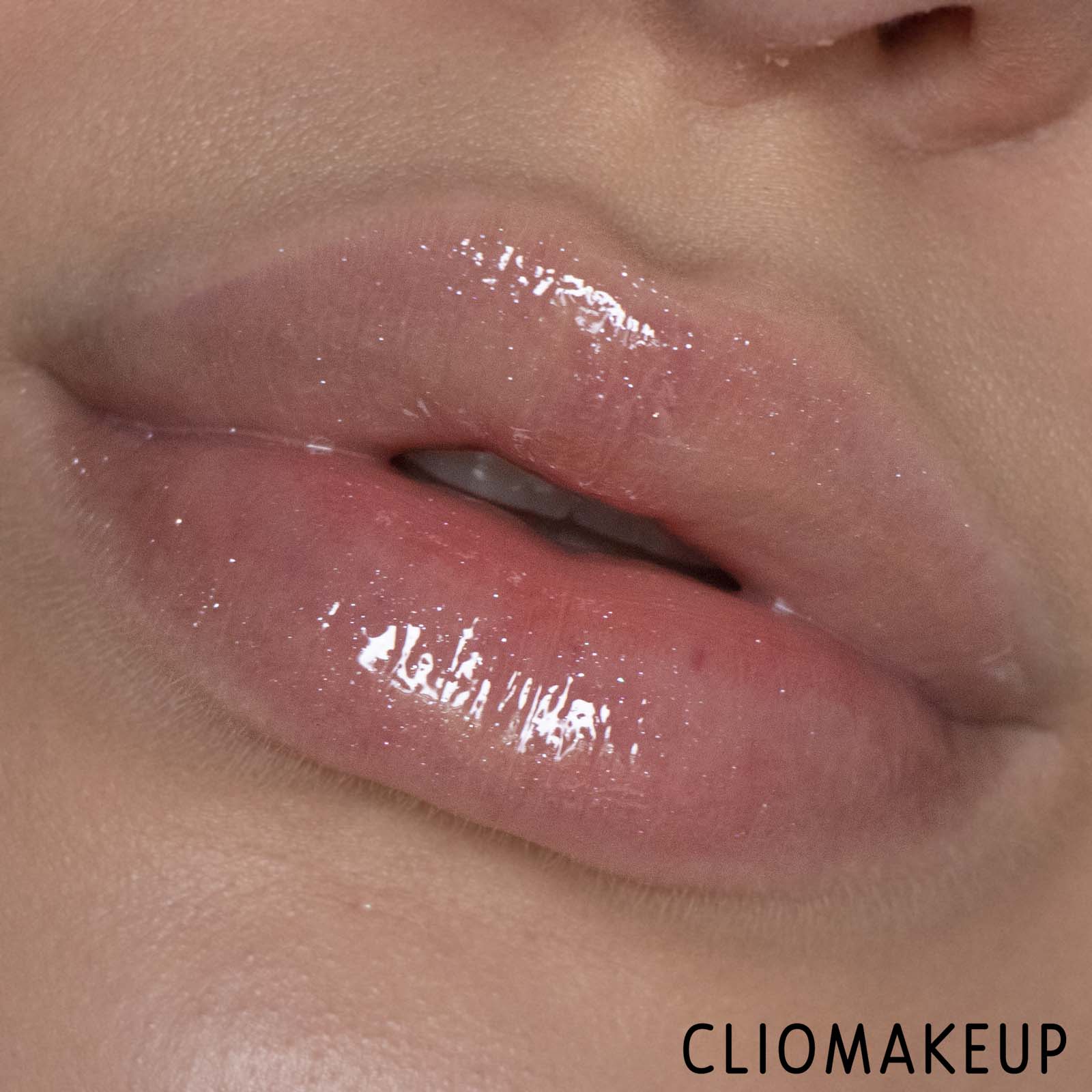 cliomakeup-recensione-gloss-fenty-beauty-glossy-posse-holodaze-christmas-10