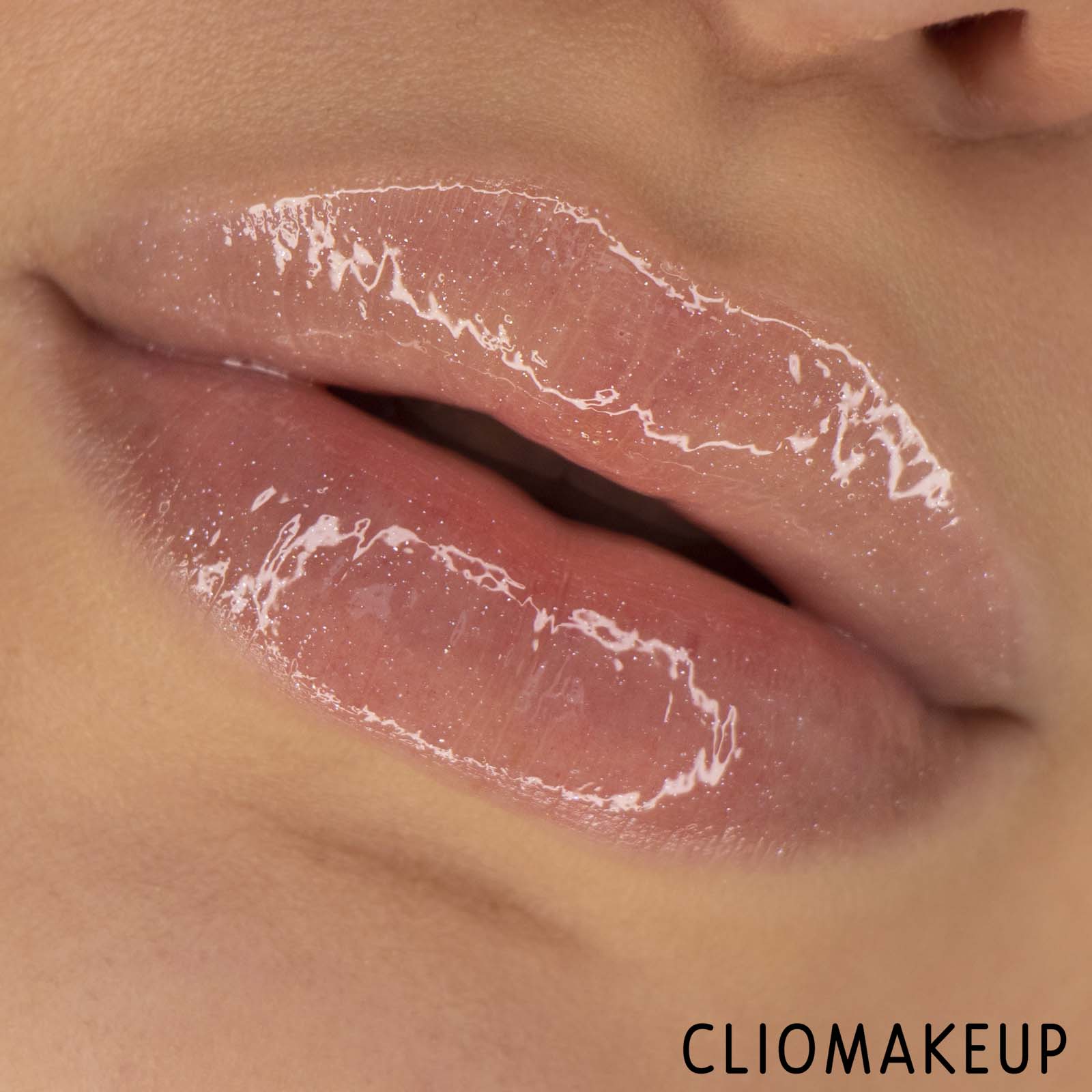 cliomakeup-recensione-gloss-fenty-beauty-glossy-posse-holodaze-christmas-11