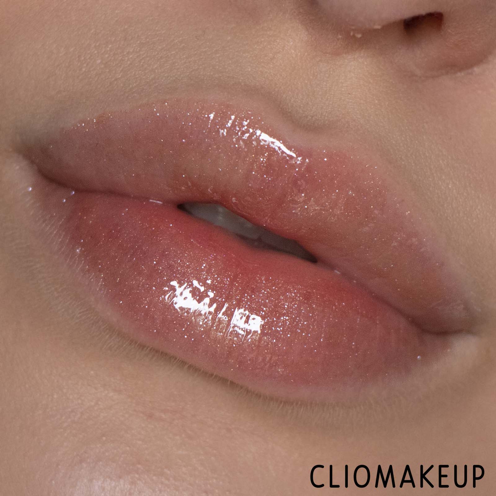 cliomakeup-recensione-gloss-fenty-beauty-glossy-posse-holodaze-christmas-12