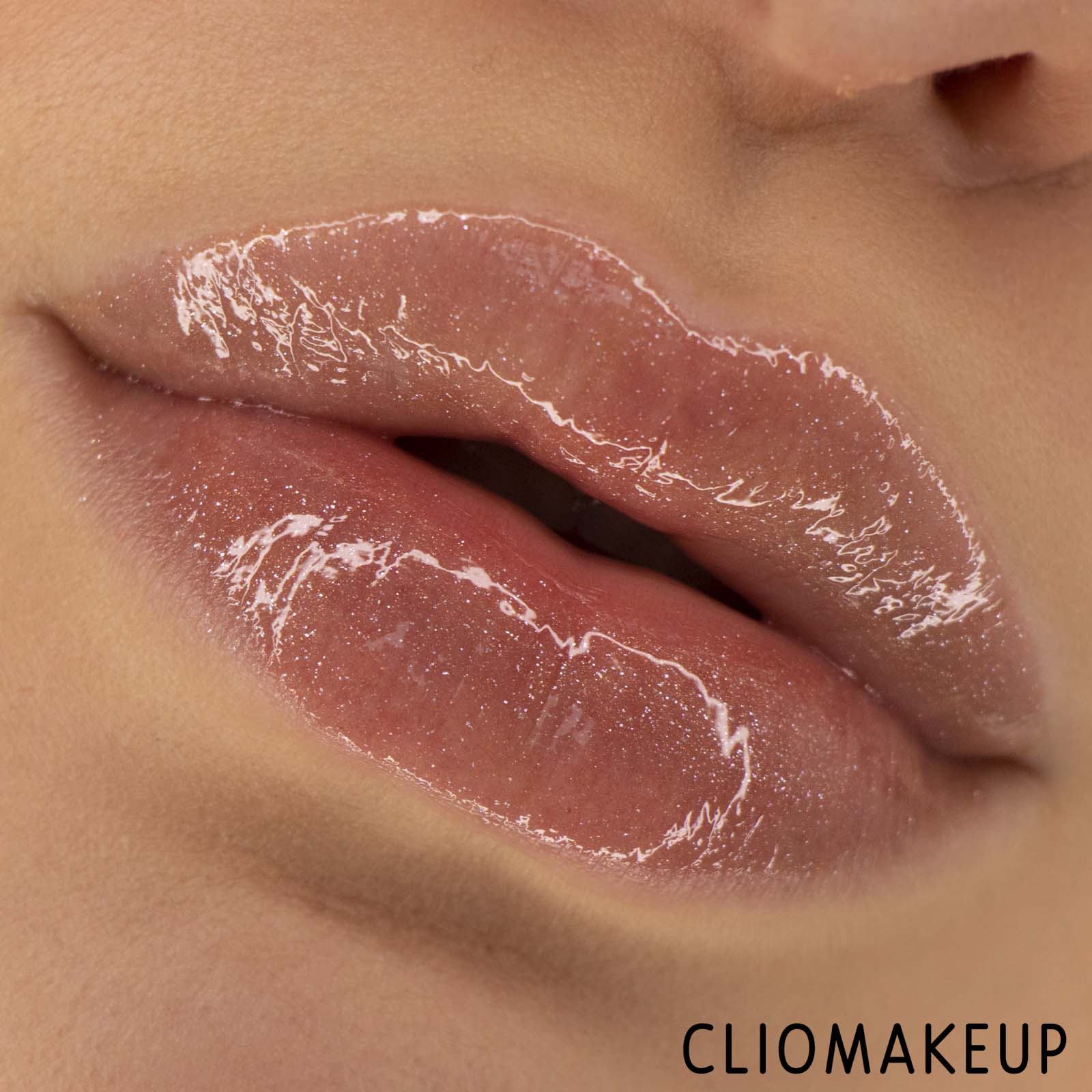 cliomakeup-recensione-gloss-fenty-beauty-glossy-posse-holodaze-christmas-13