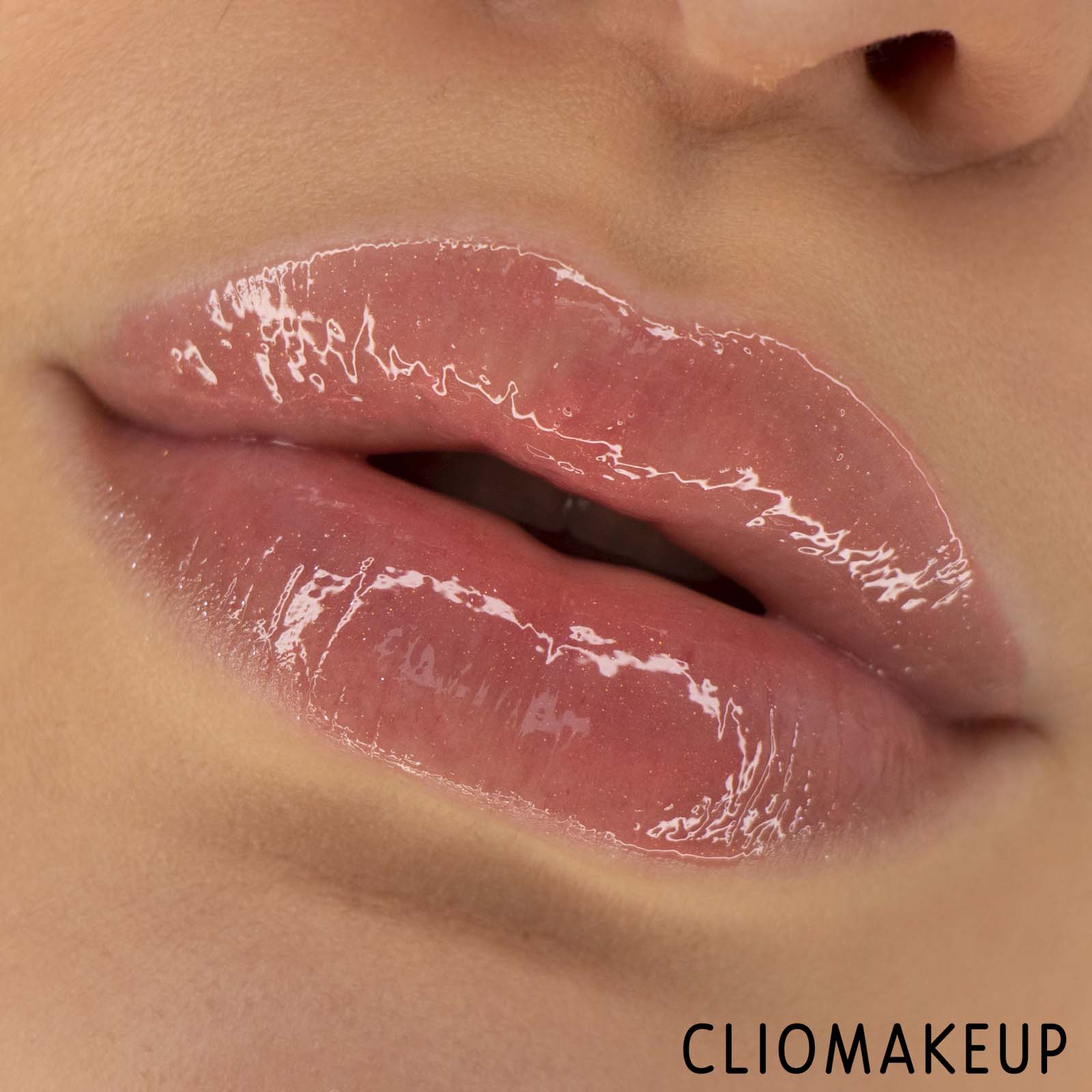 cliomakeup-recensione-gloss-fenty-beauty-glossy-posse-holodaze-christmas-15