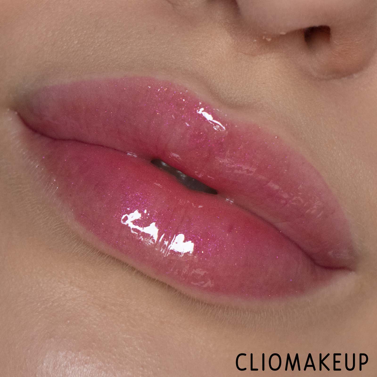 cliomakeup-recensione-gloss-fenty-beauty-glossy-posse-holodaze-christmas-16