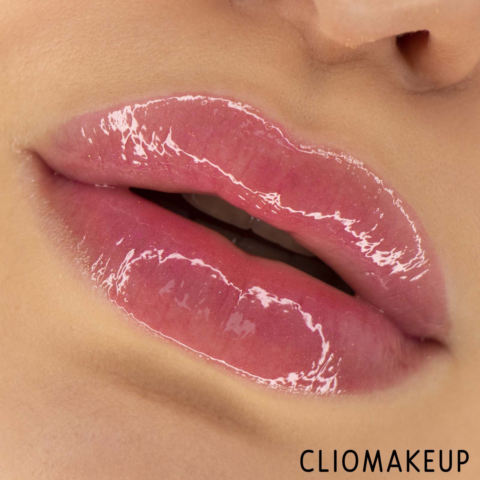 cliomakeup-recensione-gloss-fenty-beauty-glossy-posse-holodaze-christmas-17