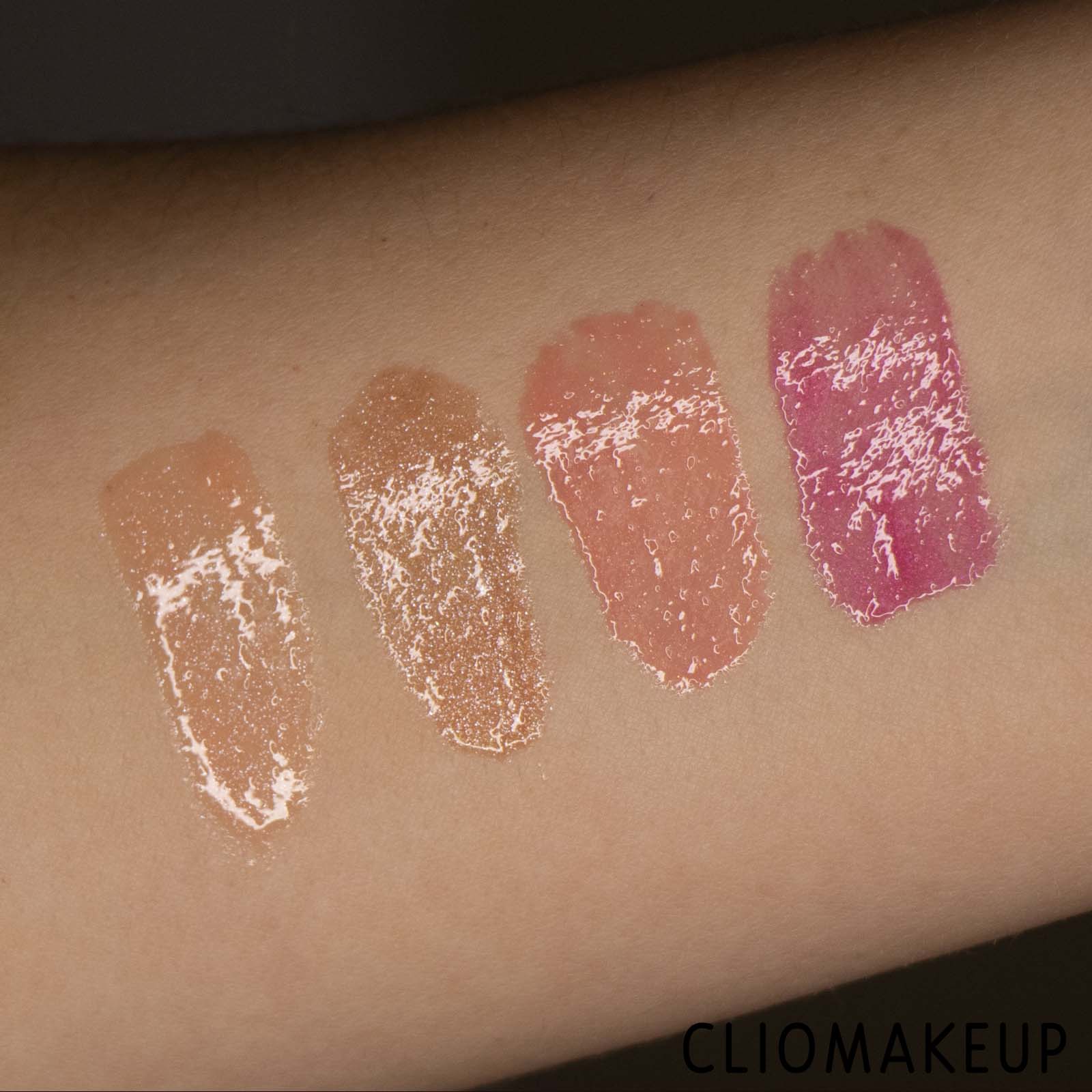 cliomakeup-recensione-gloss-fenty-beauty-glossy-posse-holodaze-christmas-7