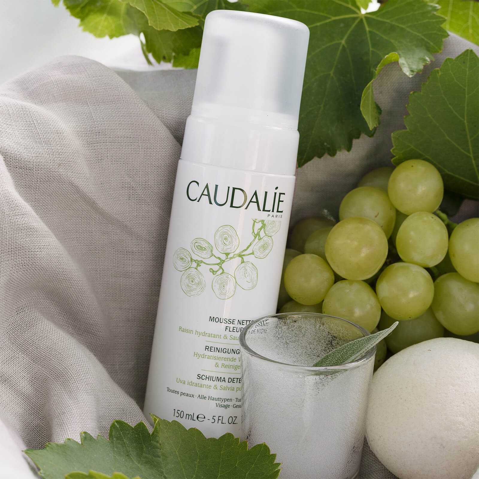 cliomakeup-doppia-detersione-6-caudalie-mousse