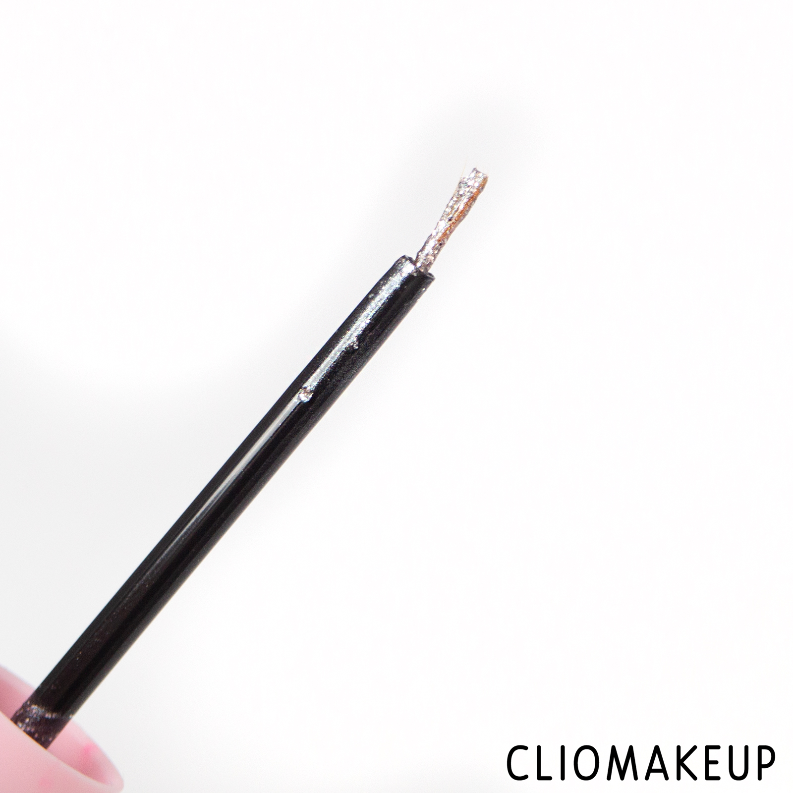 cliomakeup-recensione-eyeliner-wycon-candyland-glittering-eyeliner-5