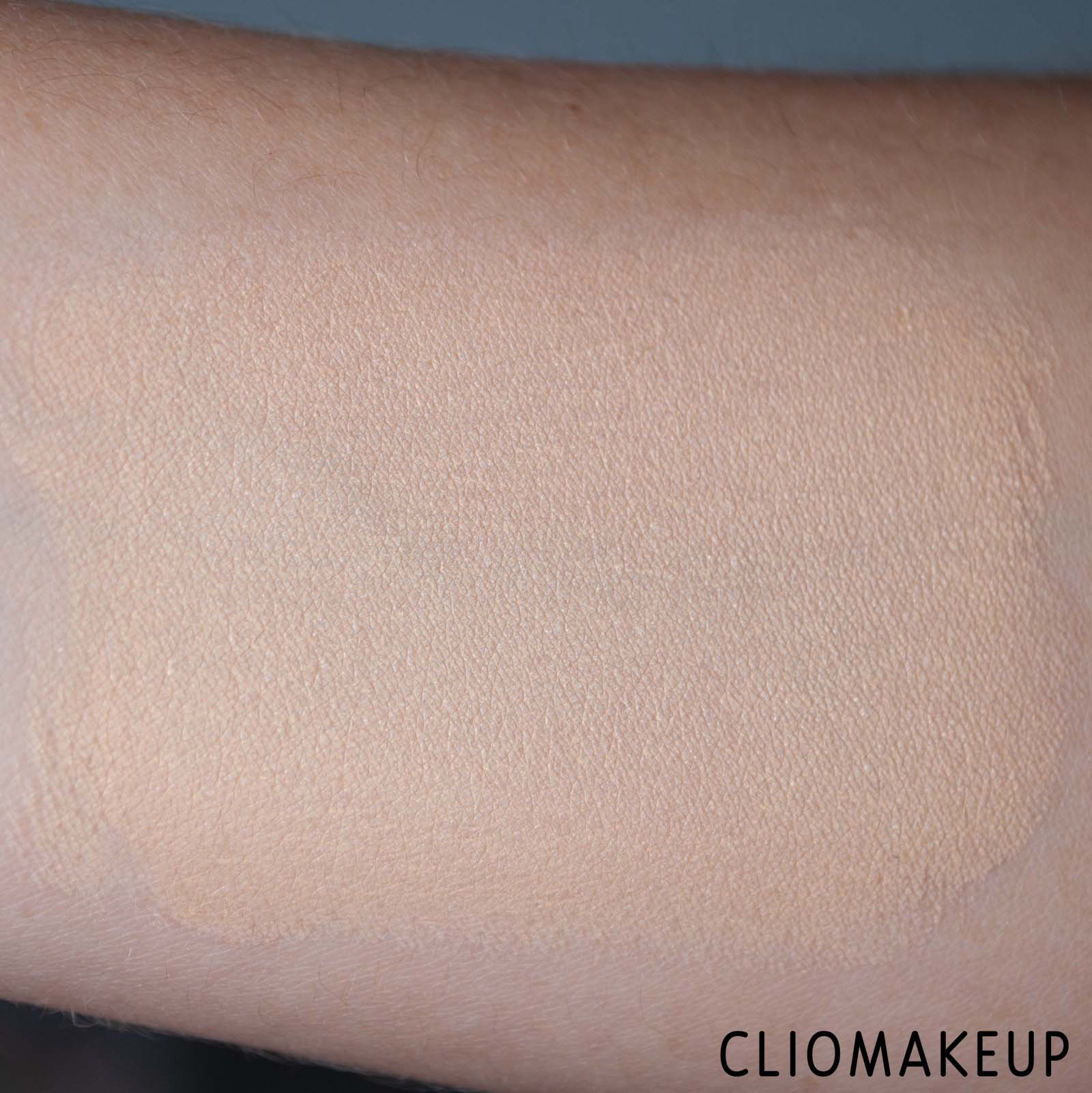 cliomakeup-recensione-fondotinta-mac-fondotinta-pro-longwear-nourishing-waterproof-foundation-9