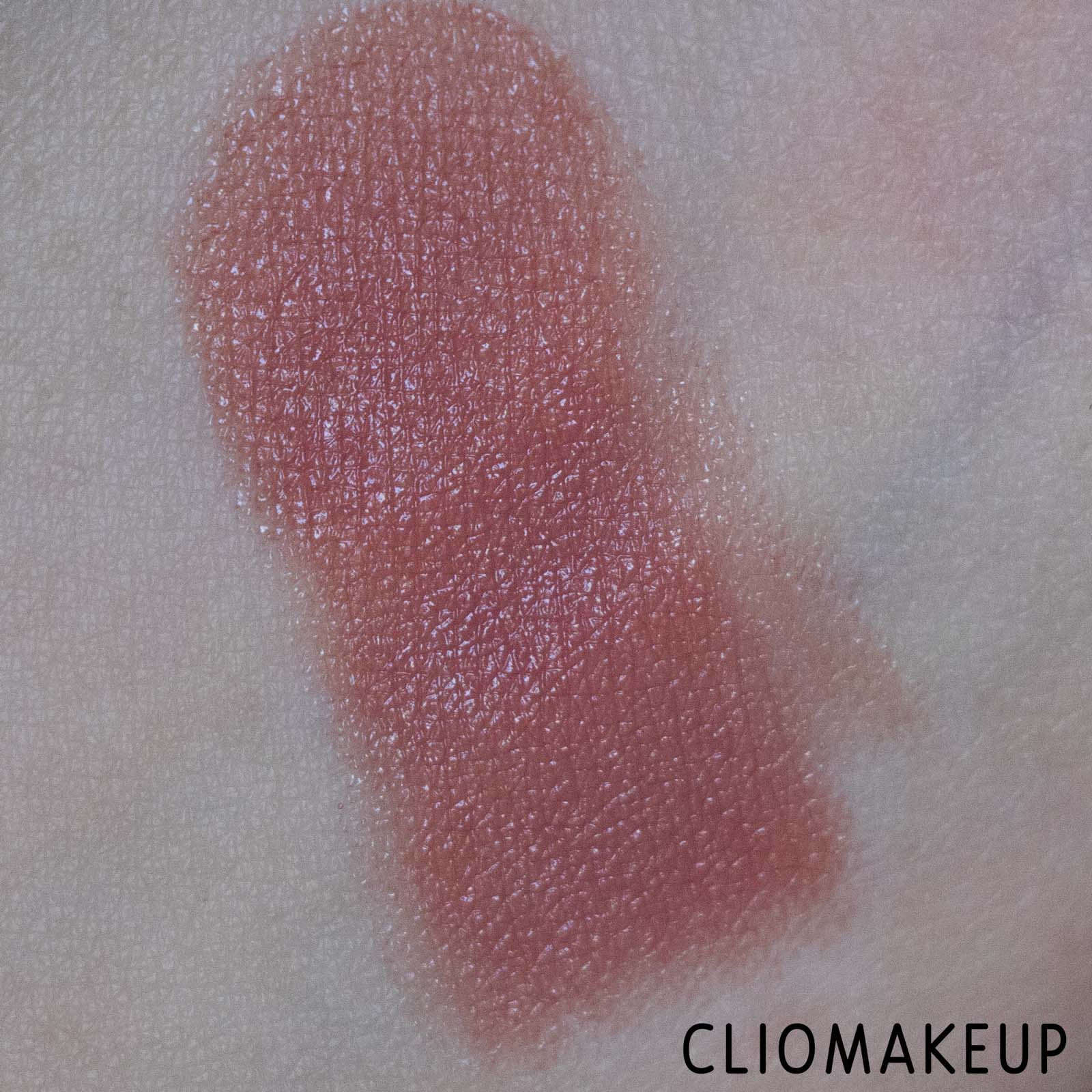 cliomakeup-recensione-rossetti-mesauda-gold-xmas-opulent-shine-rossetto-cremoso-6