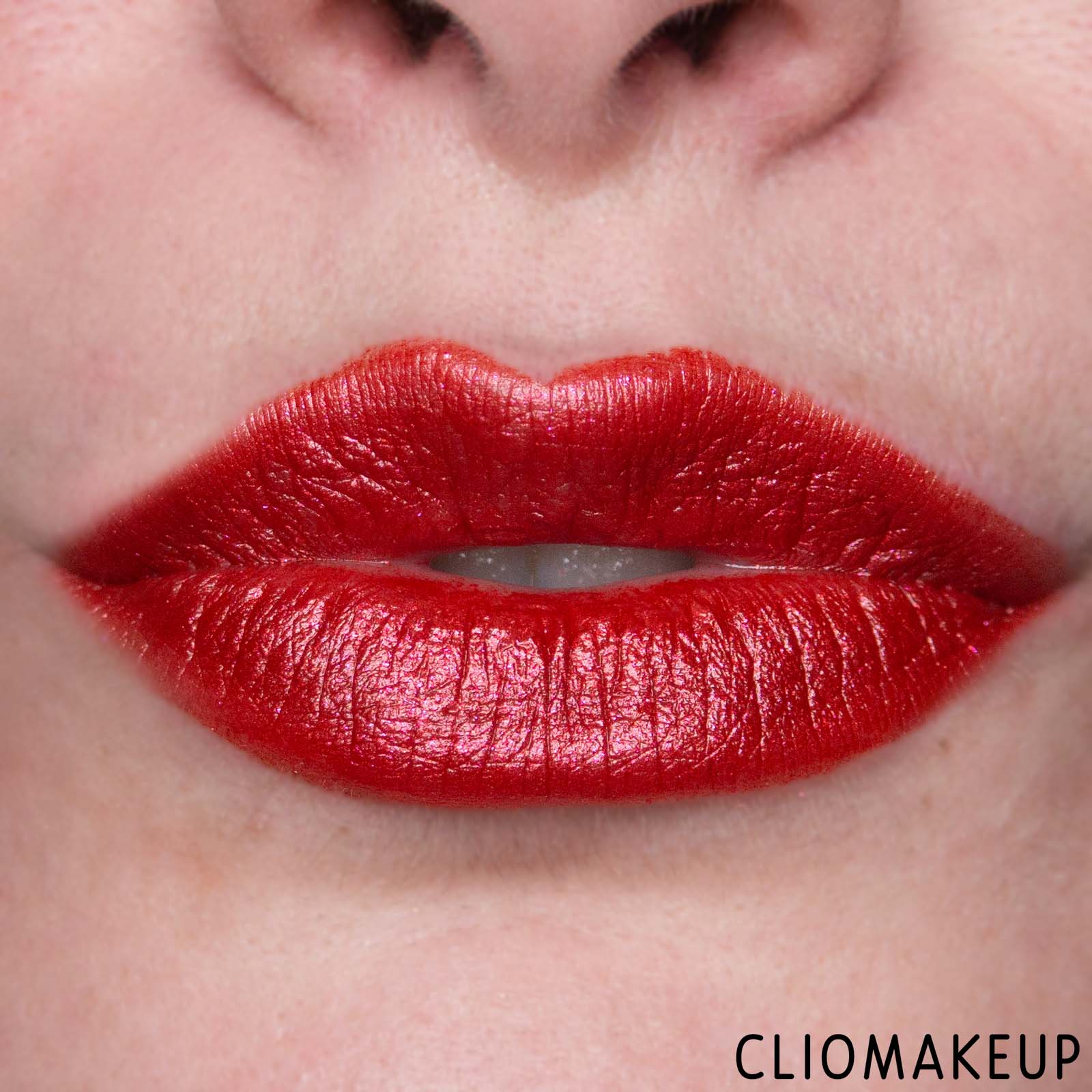 cliomakeup-recensione-rossetto-kiko-holiday-gems-diamond-dust-lipstick-10