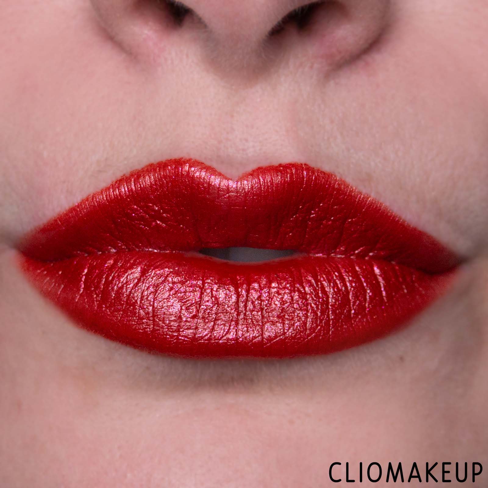 cliomakeup-recensione-rossetto-kiko-holiday-gems-diamond-dust-lipstick-11