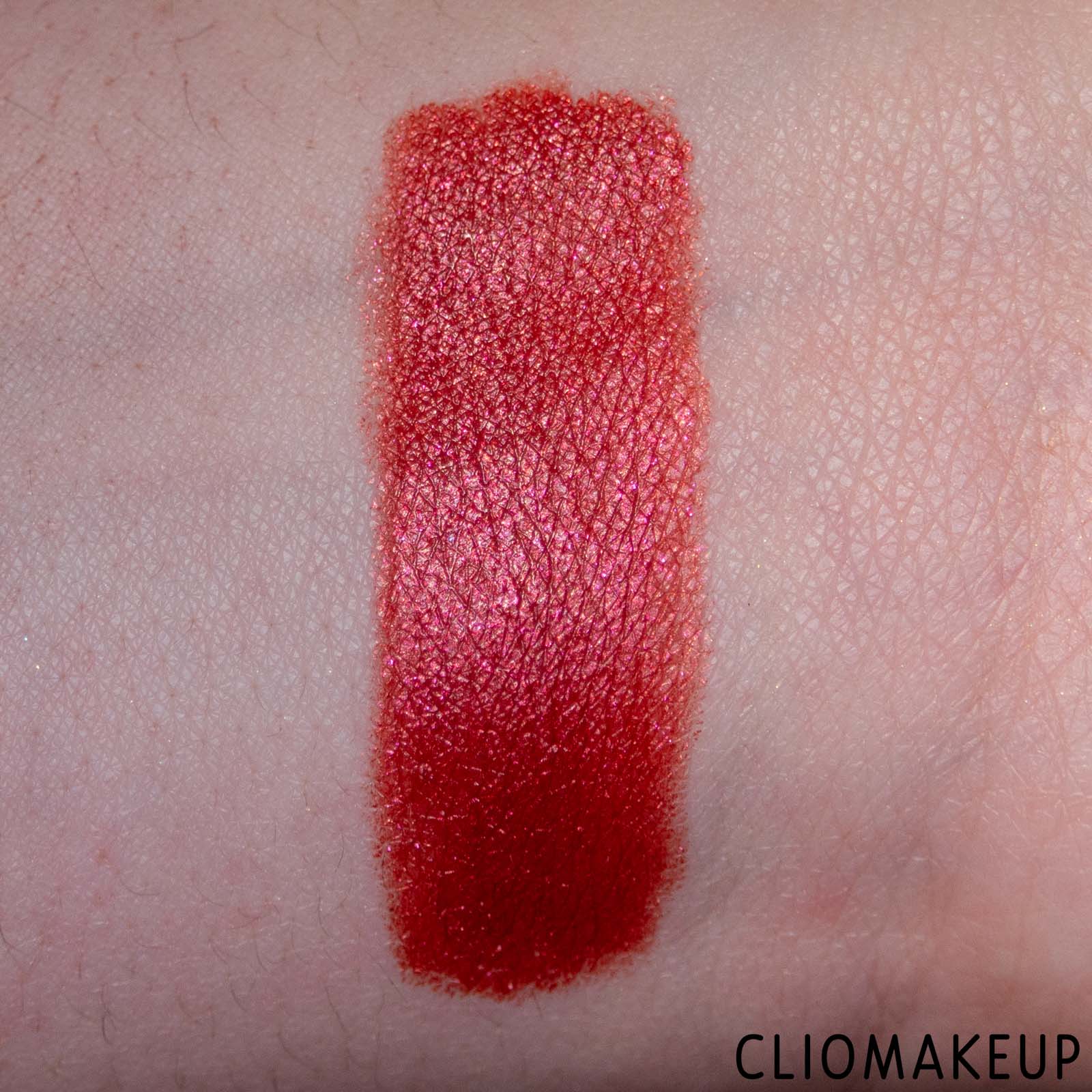 cliomakeup-recensione-rossetto-kiko-holiday-gems-diamond-dust-lipstick-6