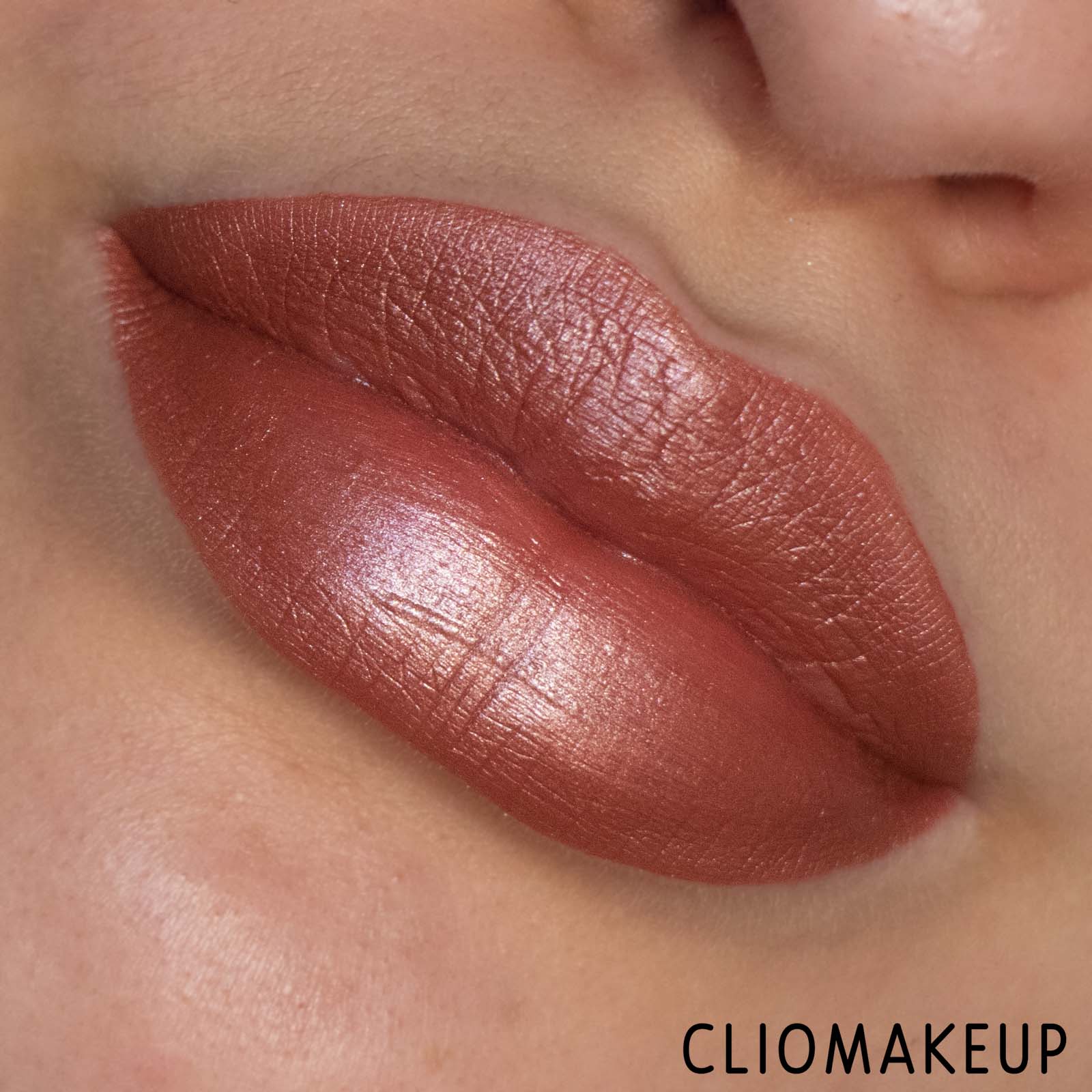 cliomakeup-recensione-rossetto-kiko-wonder-woman-metal-power-lasting-lip-paint-10