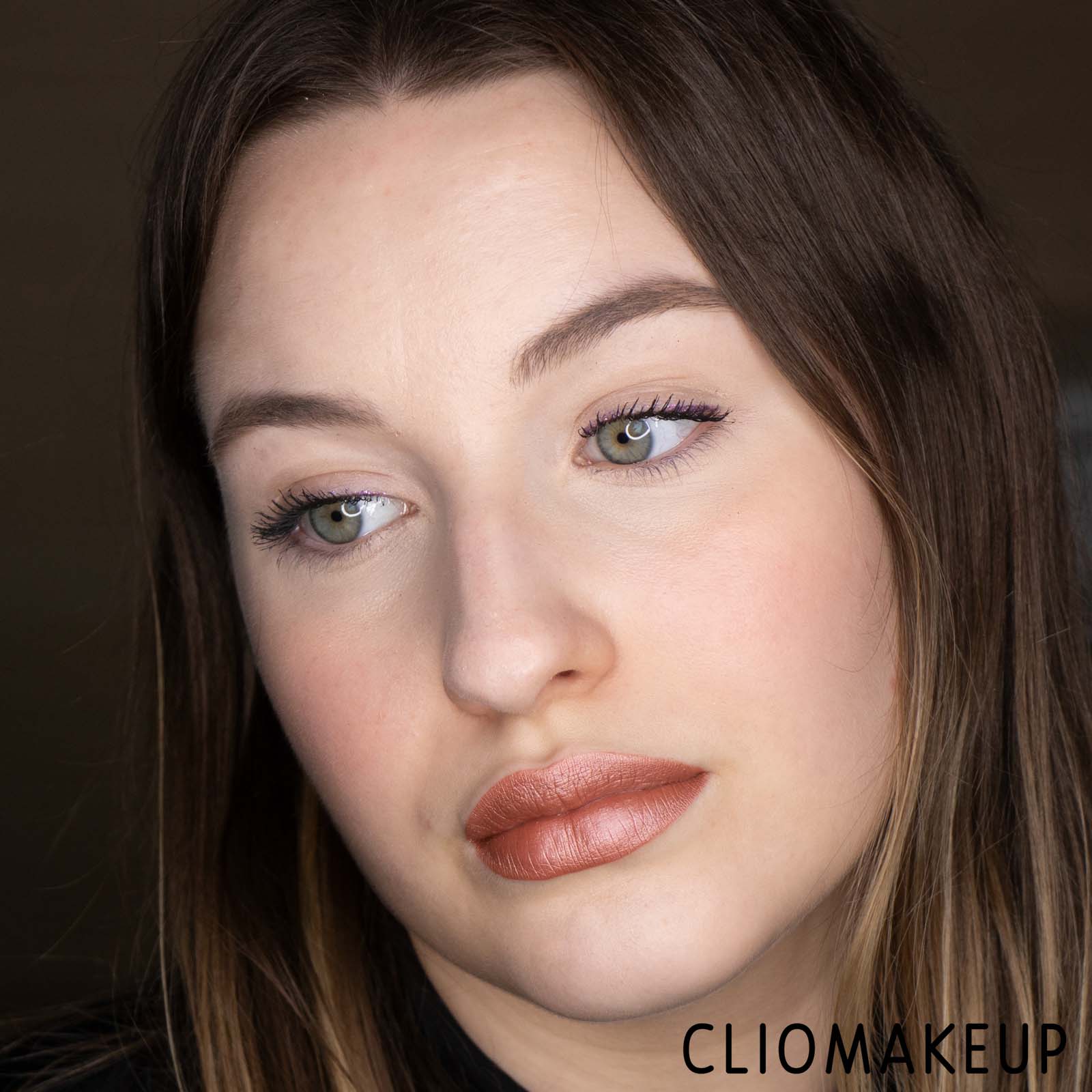 cliomakeup-recensione-rossetto-kiko-wonder-woman-metal-power-lasting-lip-paint-15