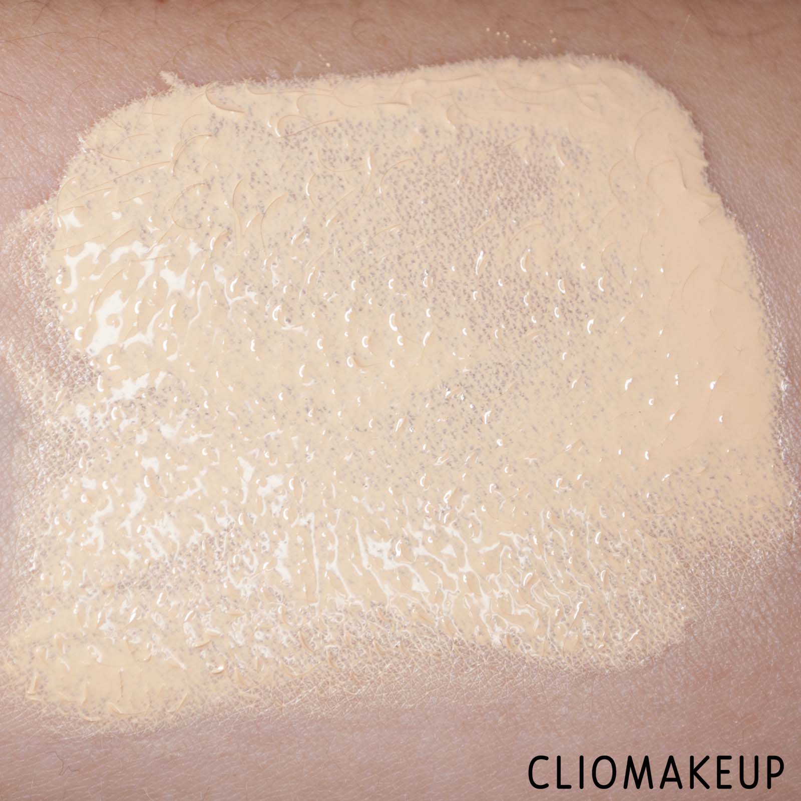 cliomakeup-recensione-fondotinta-kiko-skin-tone-foundation-spf-15-7