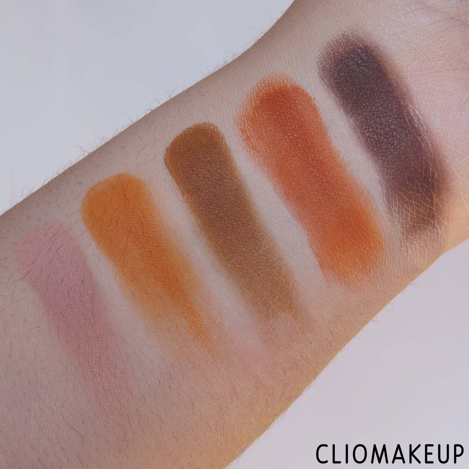 cliomakeup-recensione-palette-essence-konnichiwa-tokyo-eyeshadow-palette-6