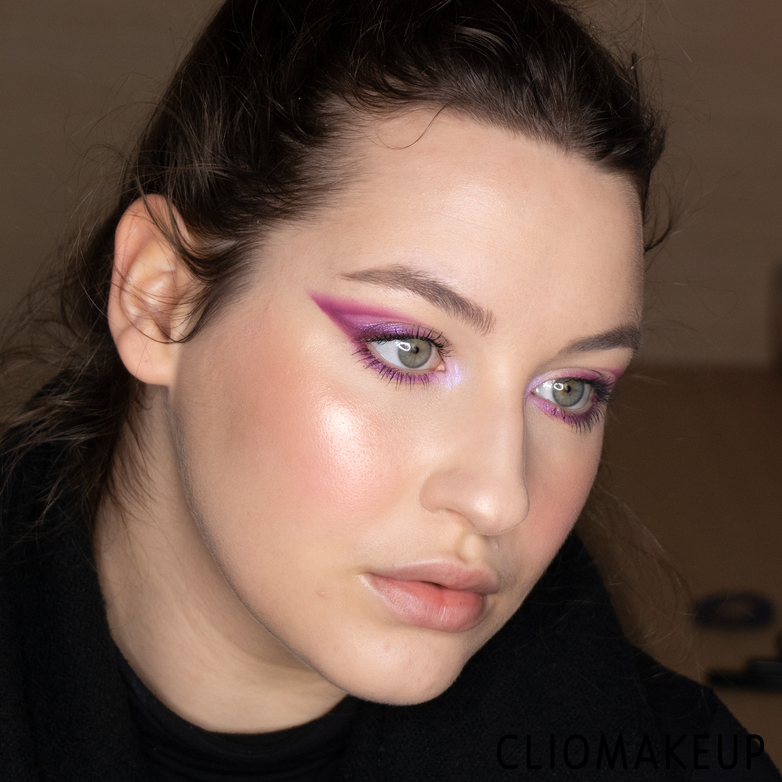 cliomakeup-recensione-palette-illuminanti-MAC-Extra-Dimension-Skinfinish-Trio-Galaxy-Glow-15