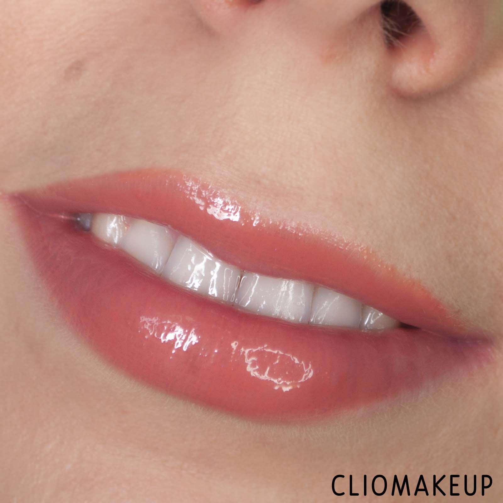 cliomakeup-recensione-rossetto-fenty-beauty-gloss-bomb-cream-color-drip-lip-cream-10