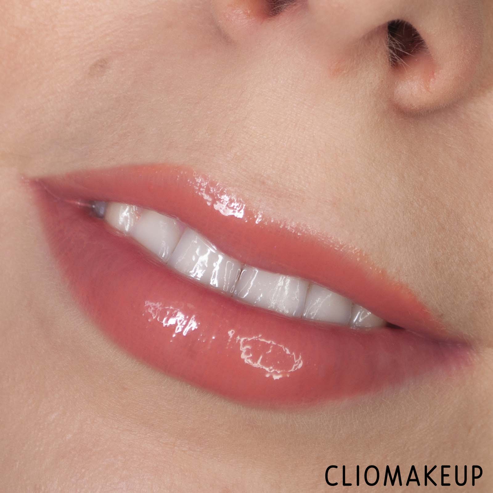 cliomakeup-recensione-rossetto-fenty-beauty-gloss-bomb-cream-color-drip-lip-cream-11