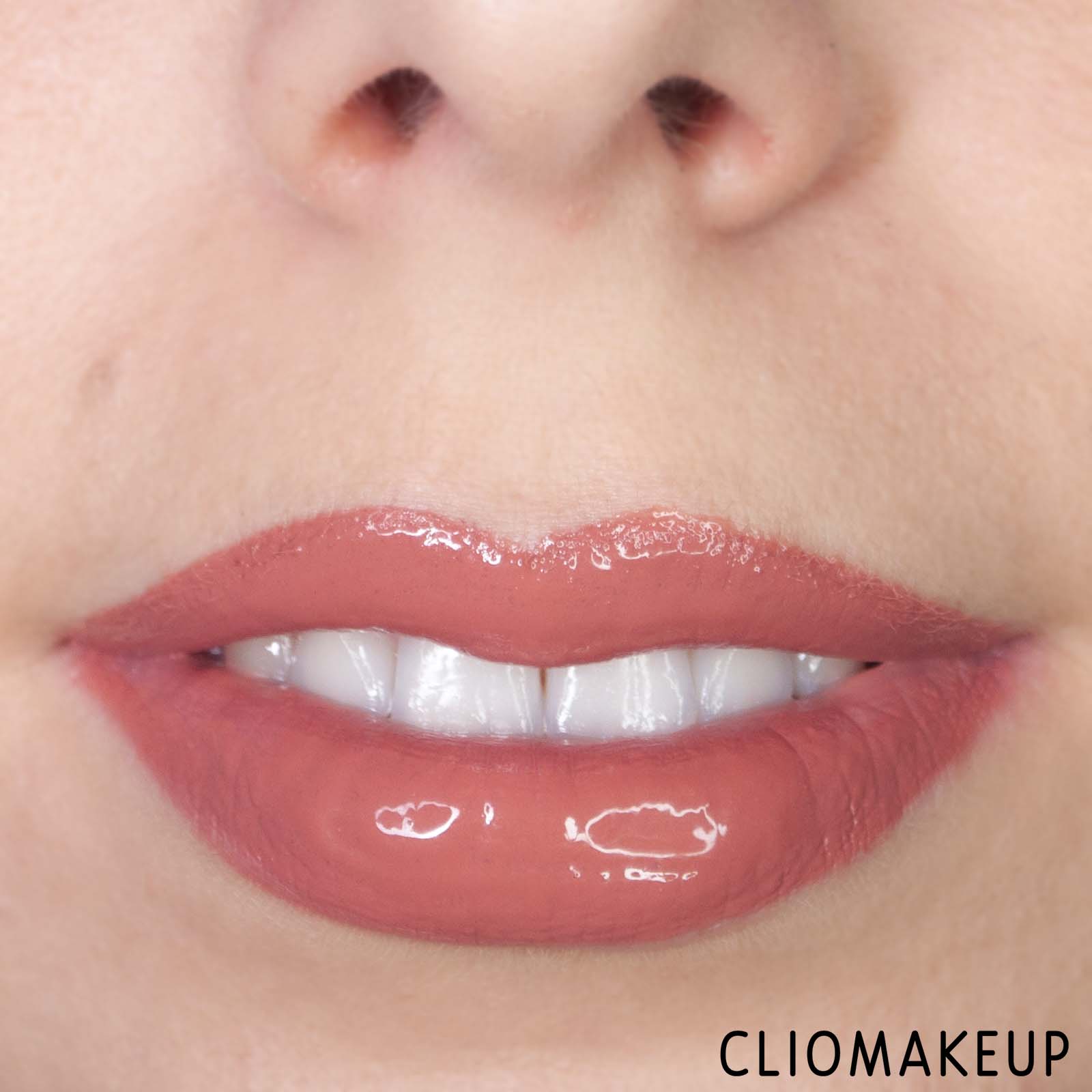 cliomakeup-recensione-rossetto-fenty-beauty-gloss-bomb-cream-color-drip-lip-cream-13