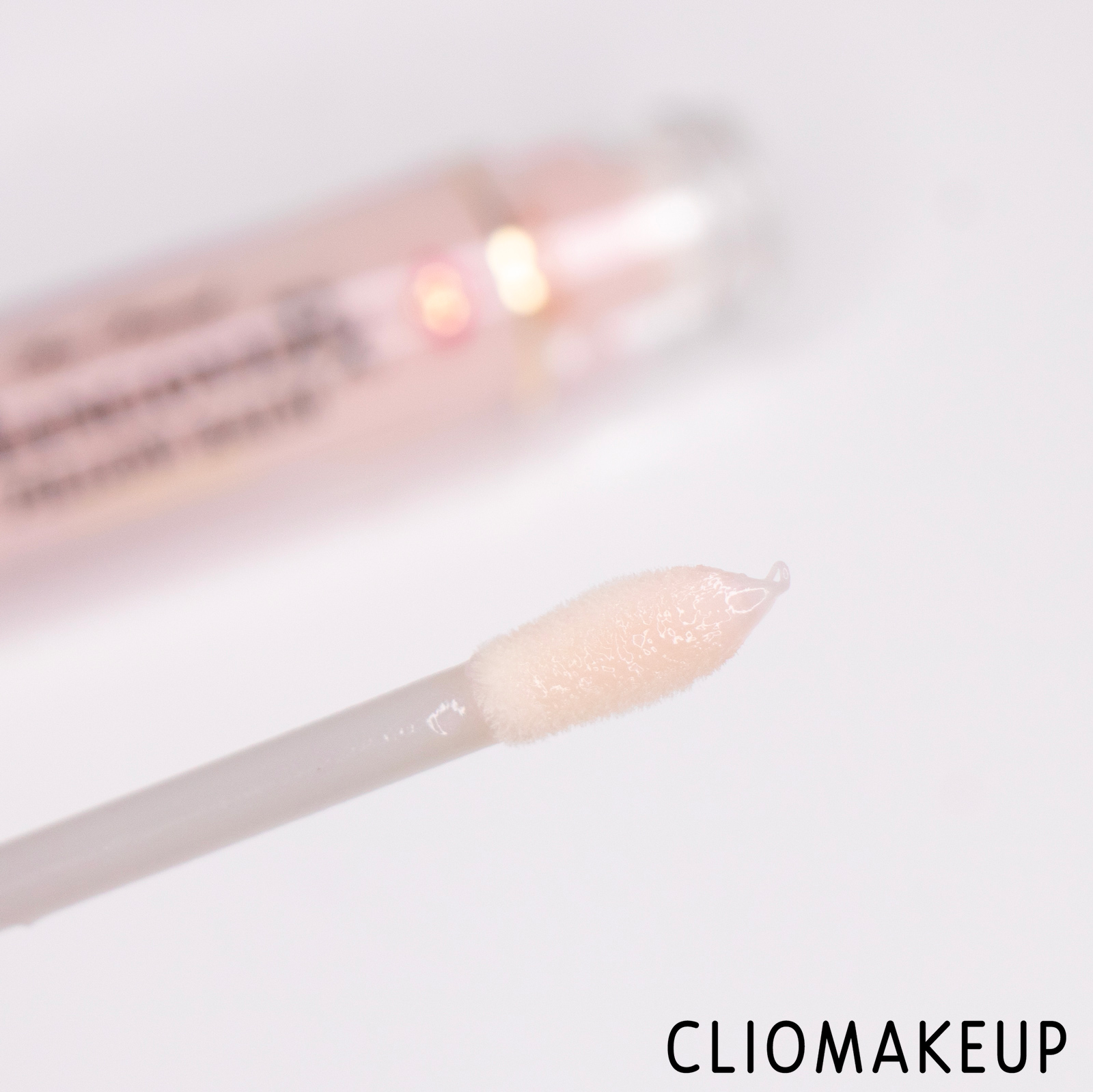 cliomakeup-recensione-balsamo-labbra-Too-Faced-Hangover-Pillow-Balm-5