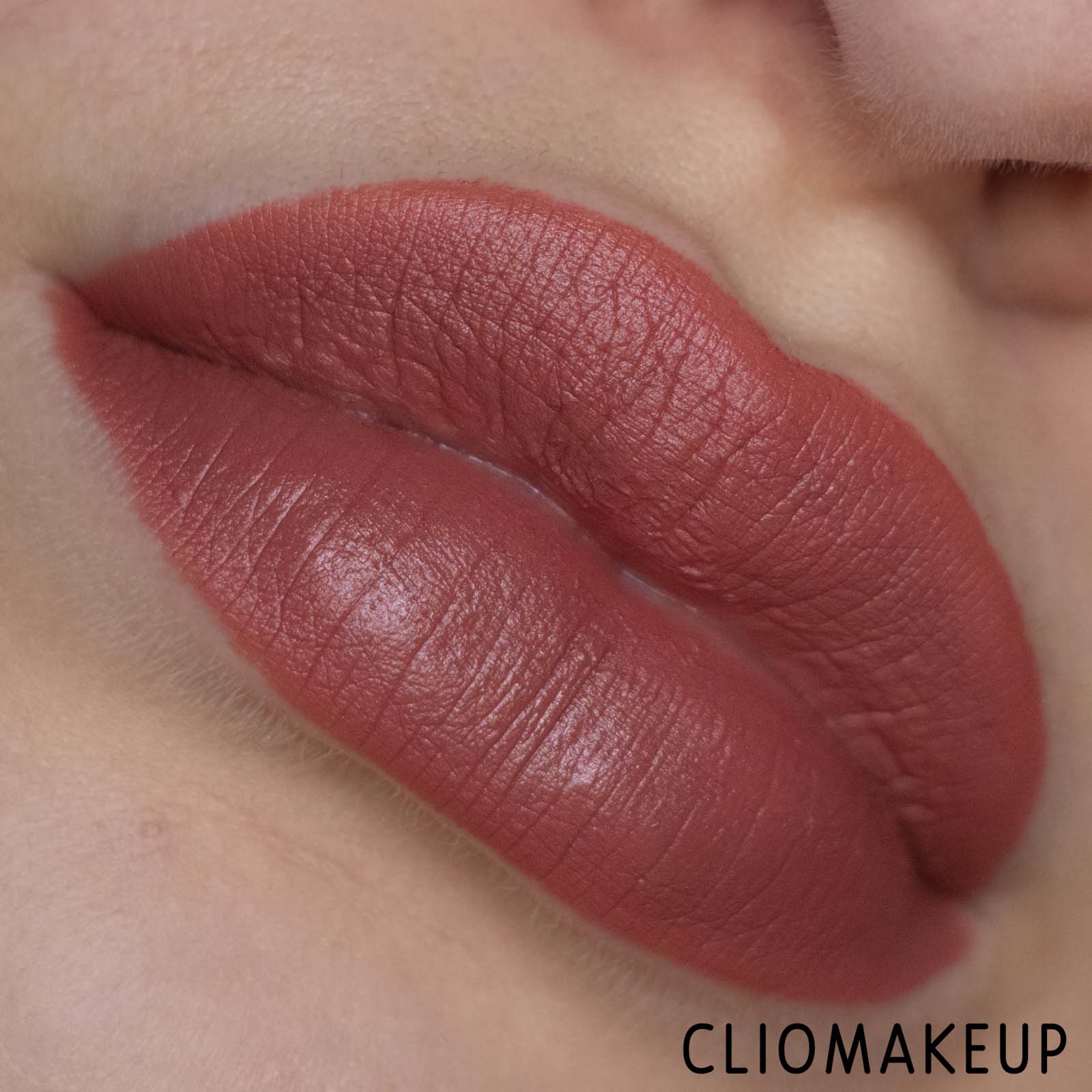 cliomakeup-recensione-Mesauda-Red-Valentine-Collection-Rossetto-Stick-Matt-10