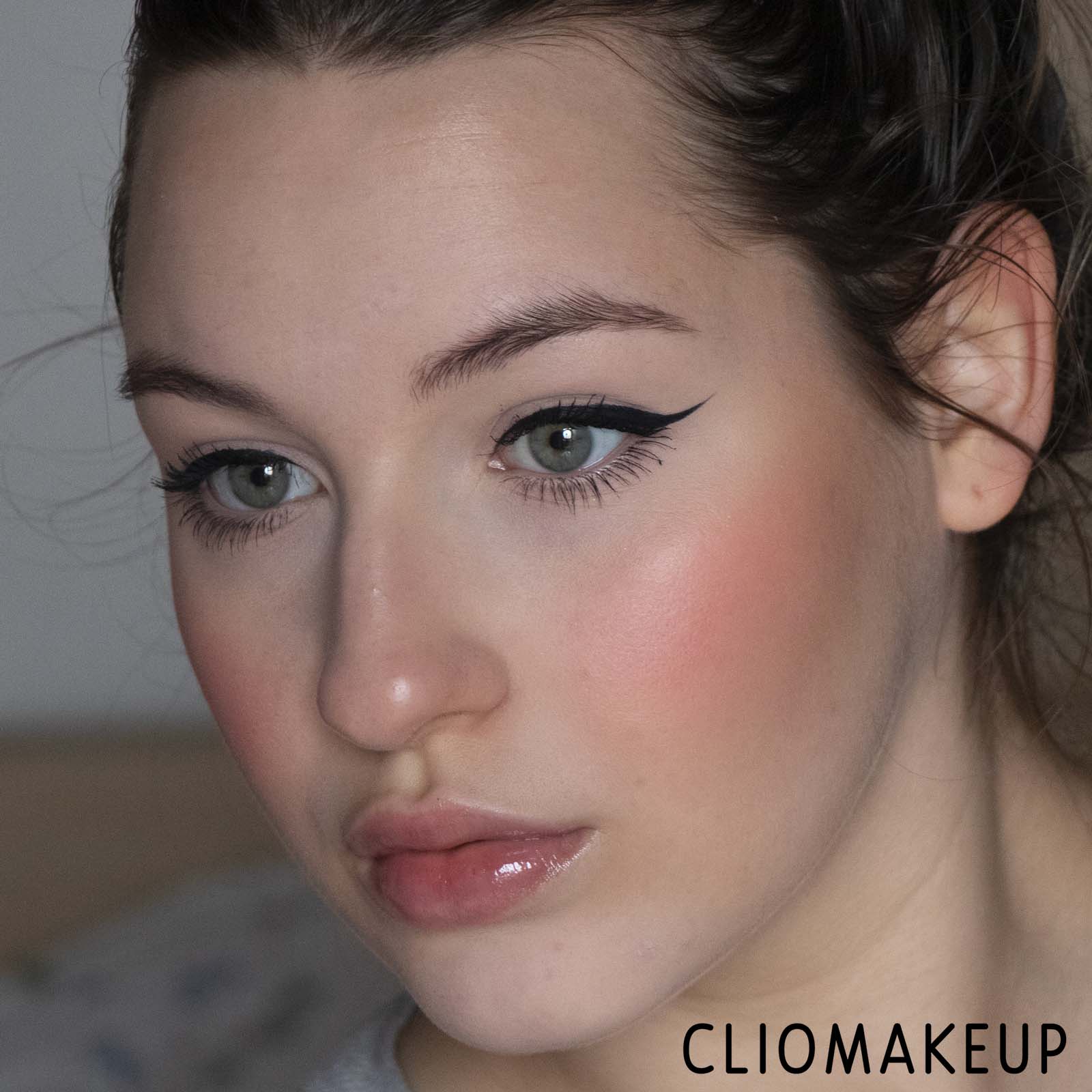 cliomakeup-recensione-blush-Patrick-Ta-Major-Beauty-Headlines-Double-Take-Cream-E-Powder-Blush-14