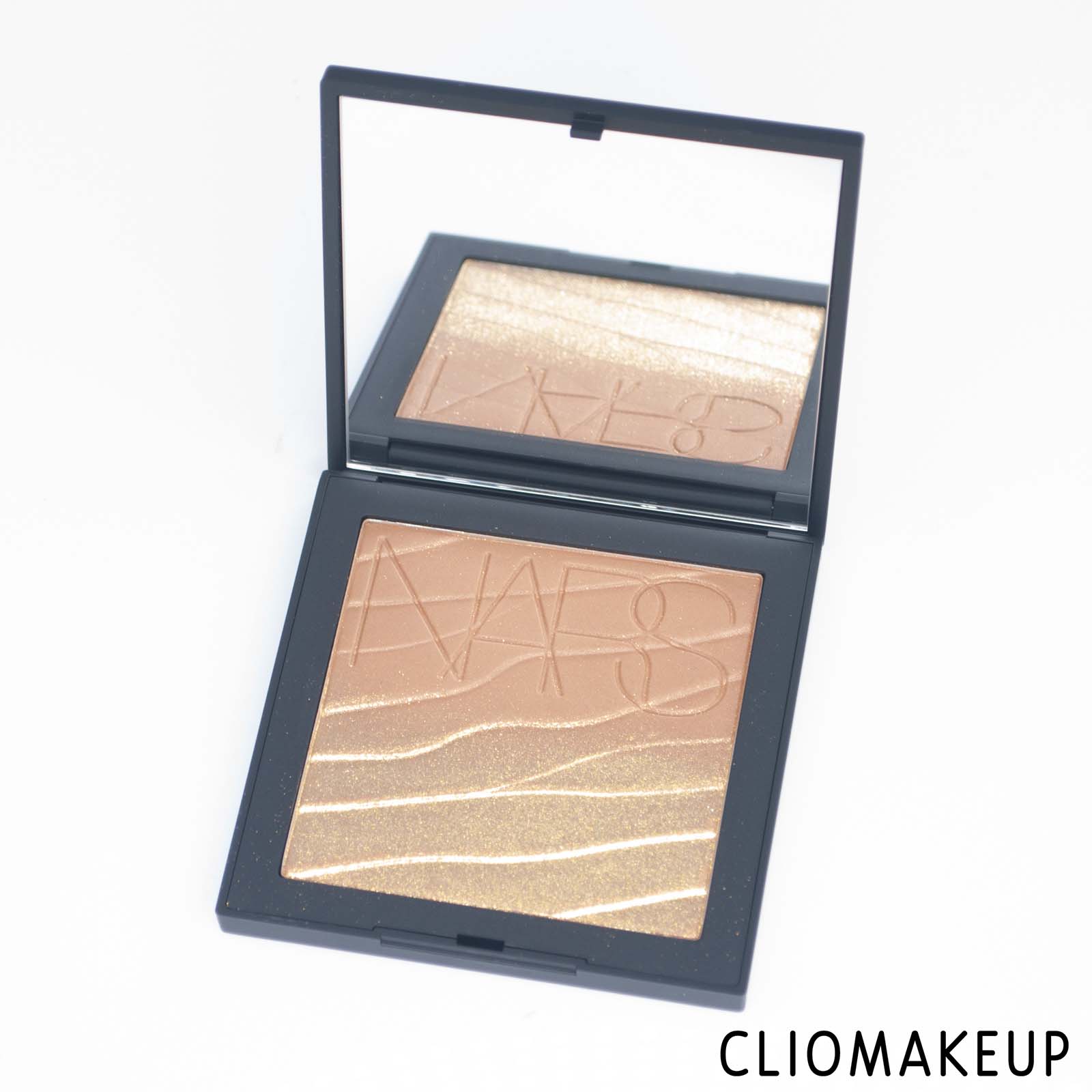 cliomakeup-recensione-bronzer-nars-paradise-found-bronzing-powder-5