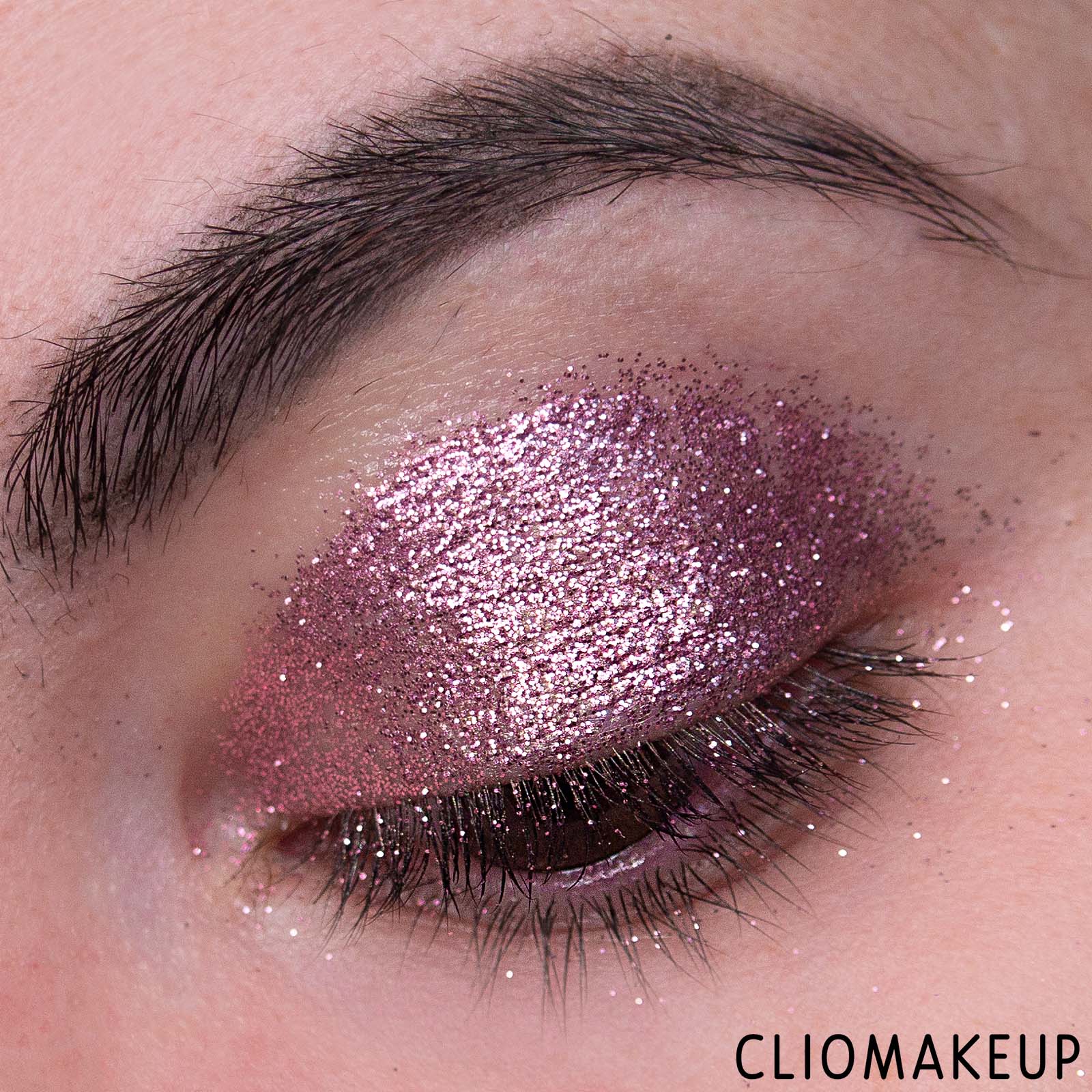 cliomakeup-recensione-glitter-wycon-love-yourself-indivisible-glitter-and-adhesive-wax-13