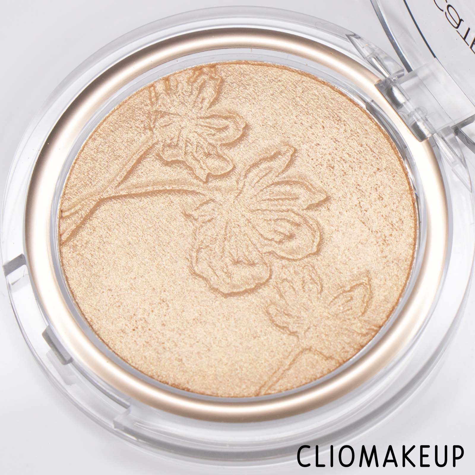 cliomakeup-recensione-illuminante-Catrice-More-Than-Glow-Highlighter-5