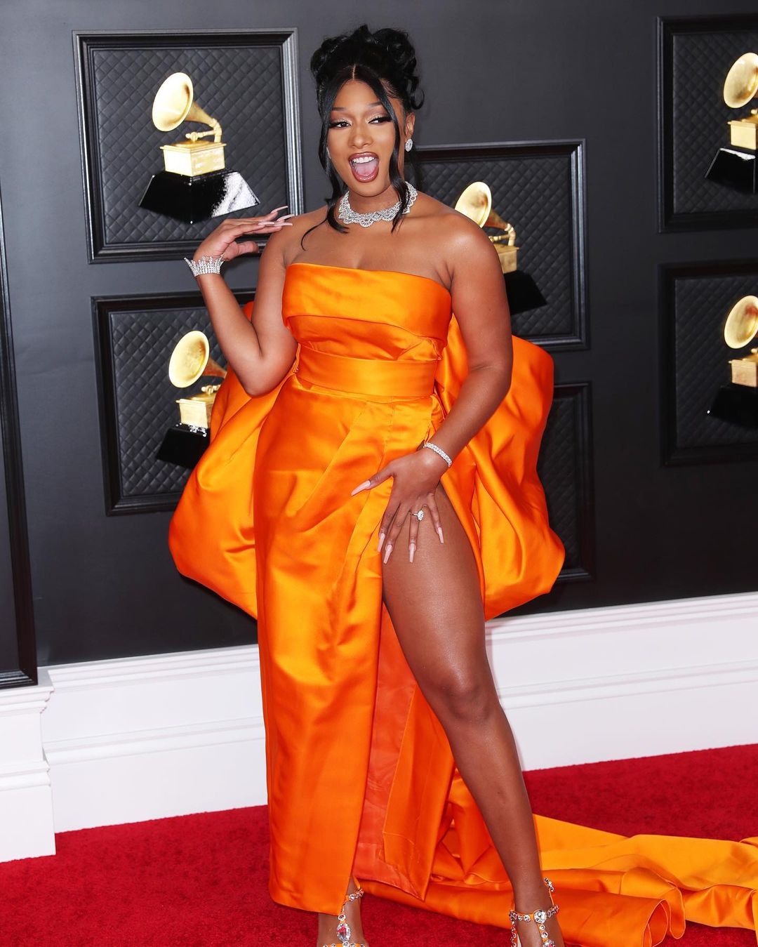 cliomakeup-grammy-2021-look-12-Megan Thee Stallion